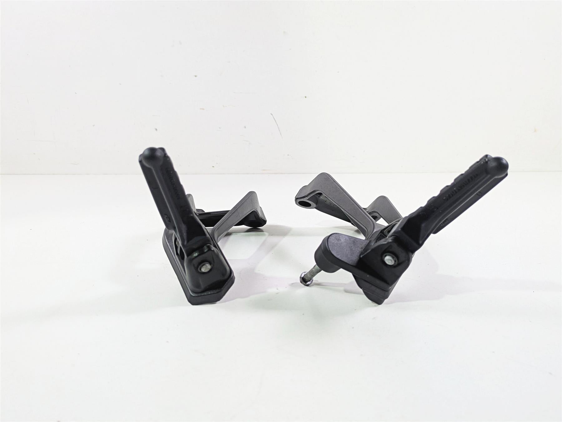 2018 KTM 1290 Super Duke R Rear Passenger Footpeg Set 6130304800033S {{ shop.shopifyCountryName }} - Mototech271