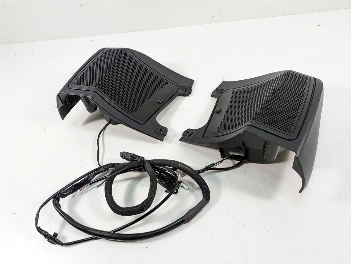 2011 Victory Cross Country Trunk Speaker & Cover Set 5438425 {{ shop.shopifyCountryName }} - Mototech271