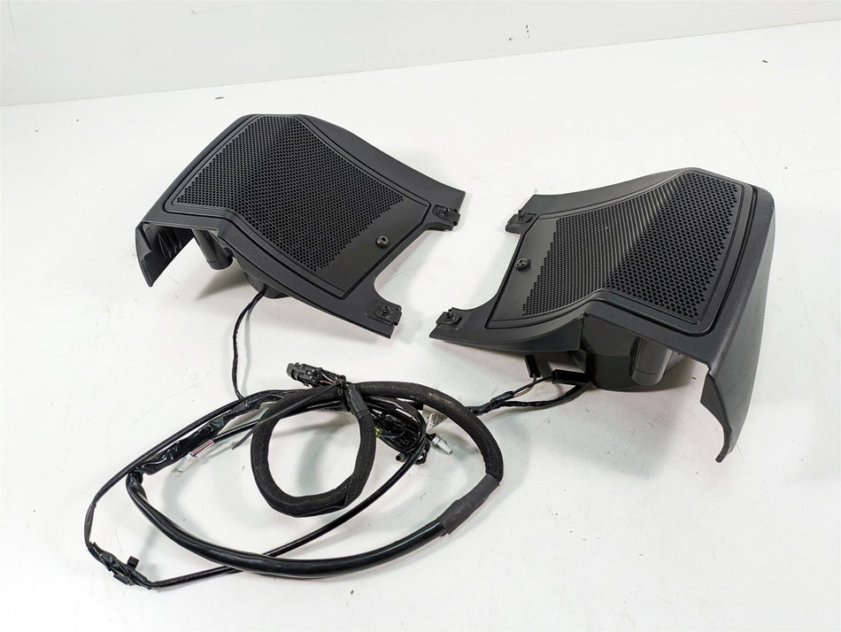 2011 Victory Cross Country Trunk Speaker & Cover Set 5438425 {{ shop.shopifyCountryName }} - Mototech271