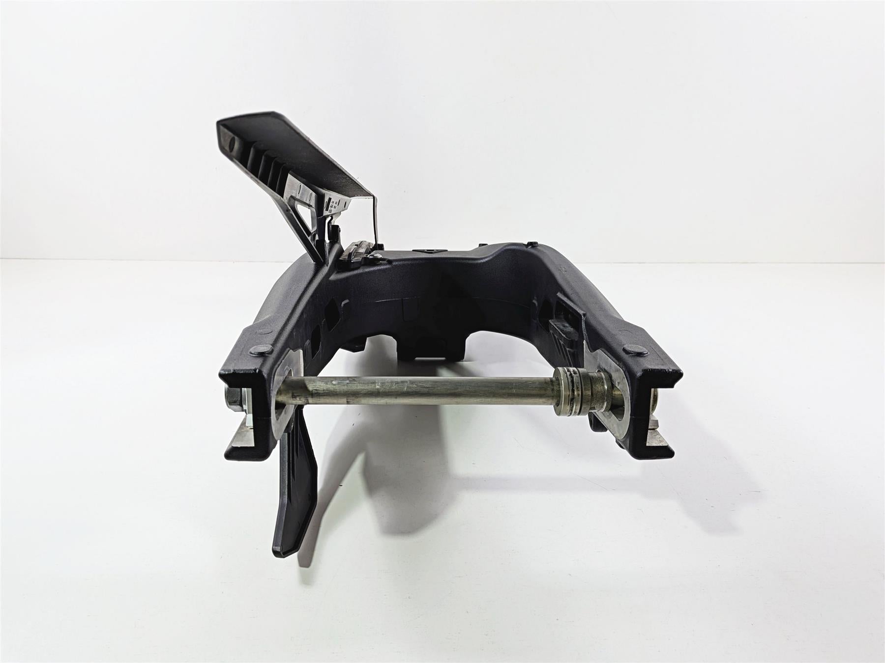 2022 Triumph Tiger 900 GT Pro Rear Swingarm Swing Arm & Axle T2050983 {{ shop.shopifyCountryName }} - Mototech271