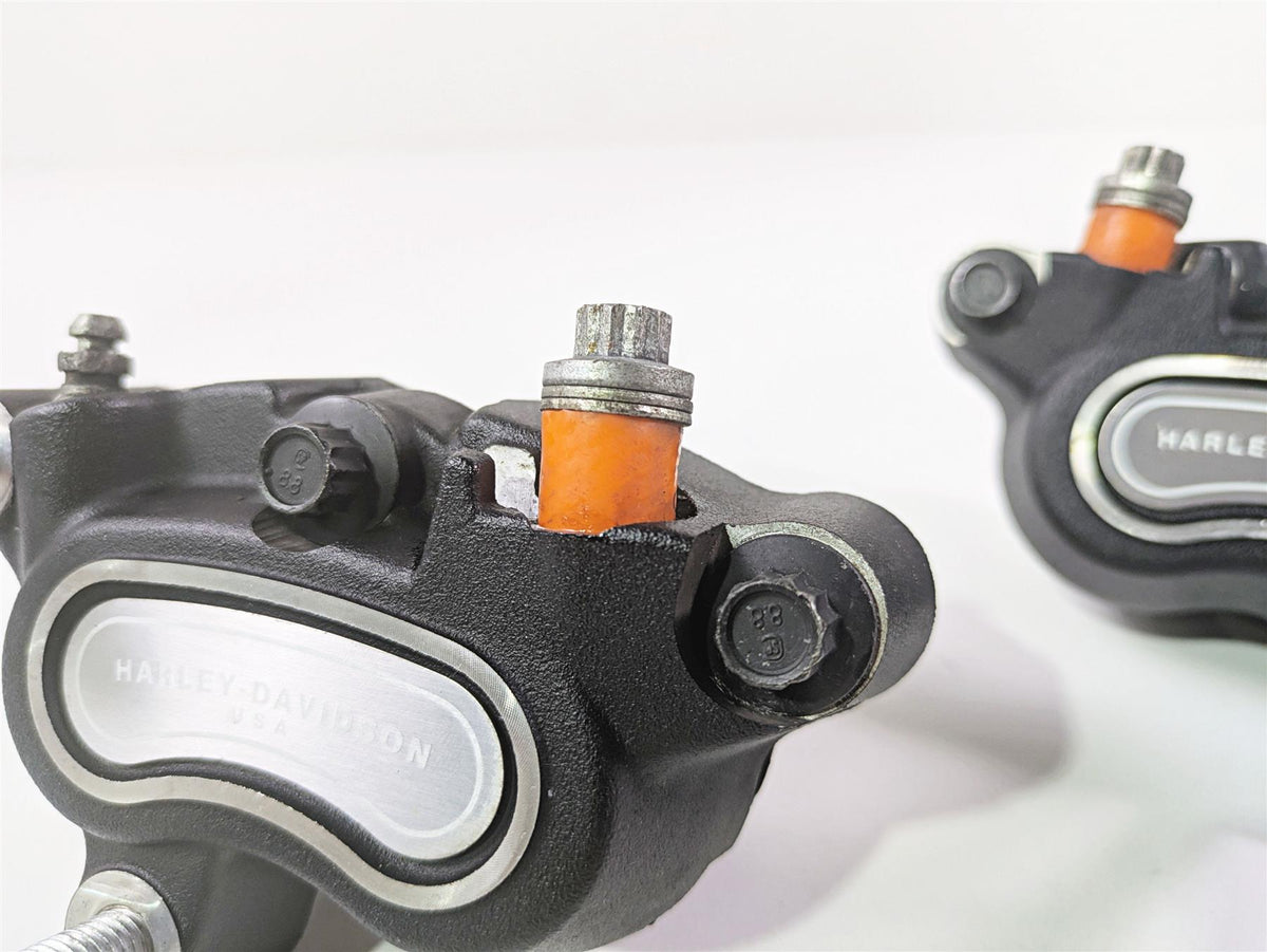 2016 Harley FXDF Dyna Fat Bob Front Brake Caliper Set 41300001 41300002 {{ shop.shopifyCountryName }} - Mototech271