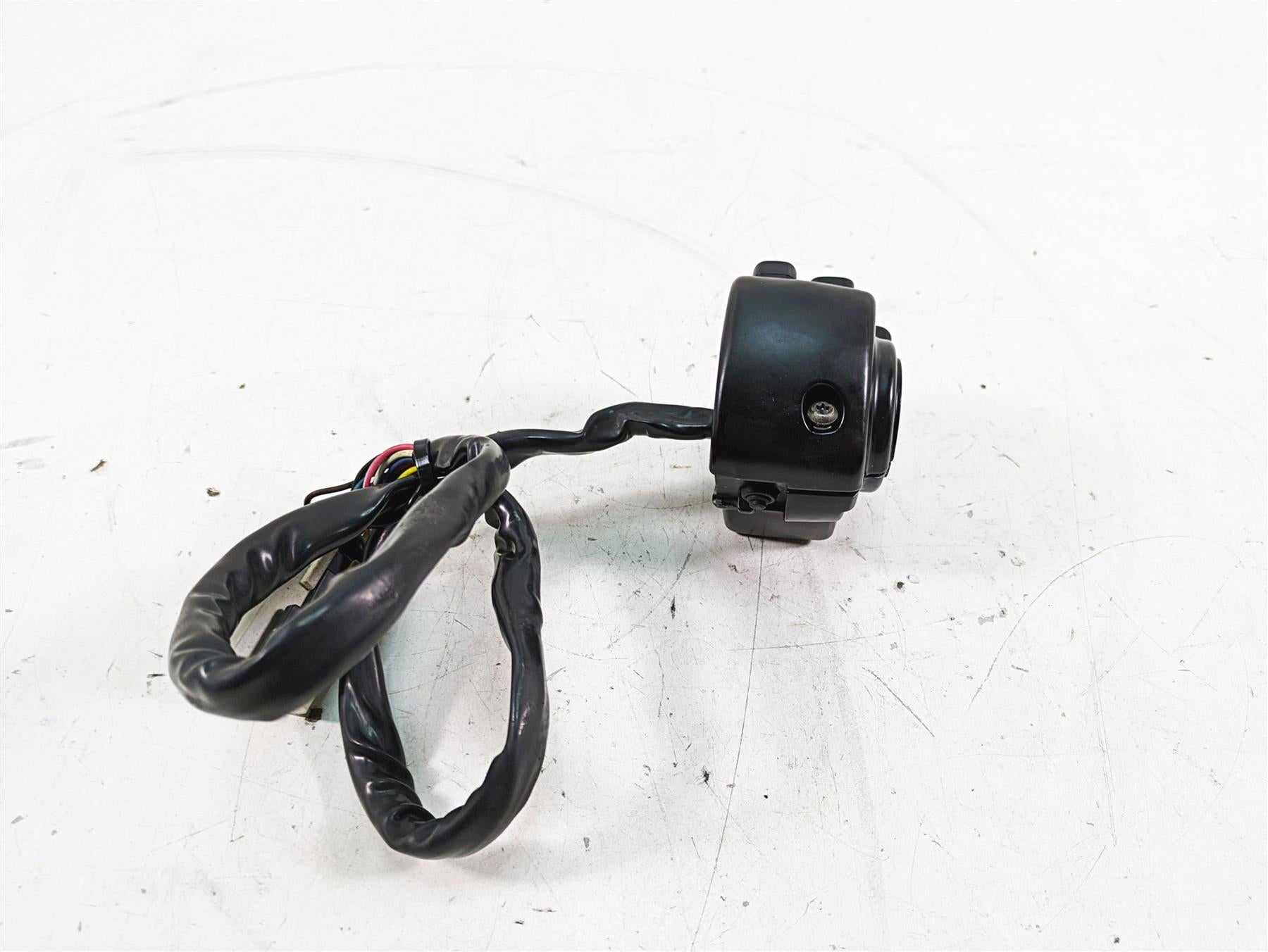 2008 Harley FLHTCU Electra Glide Left Hand Control Switch - Read 71682-06A {{ shop.shopifyCountryName }} - Mototech271