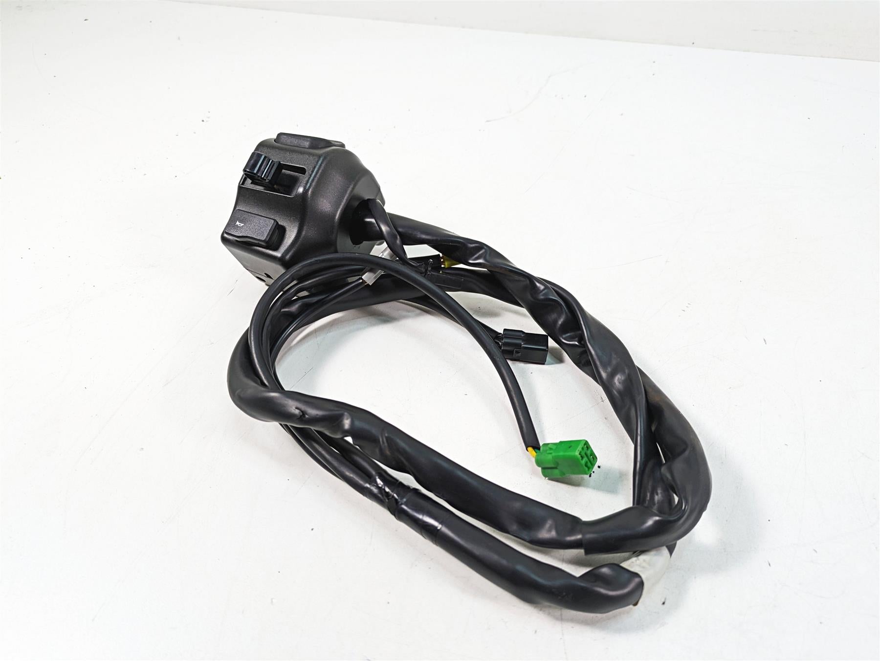 2009 Yamaha XV1900 Raider Left Hand Control Switch -Read 5C7-83972-20-00