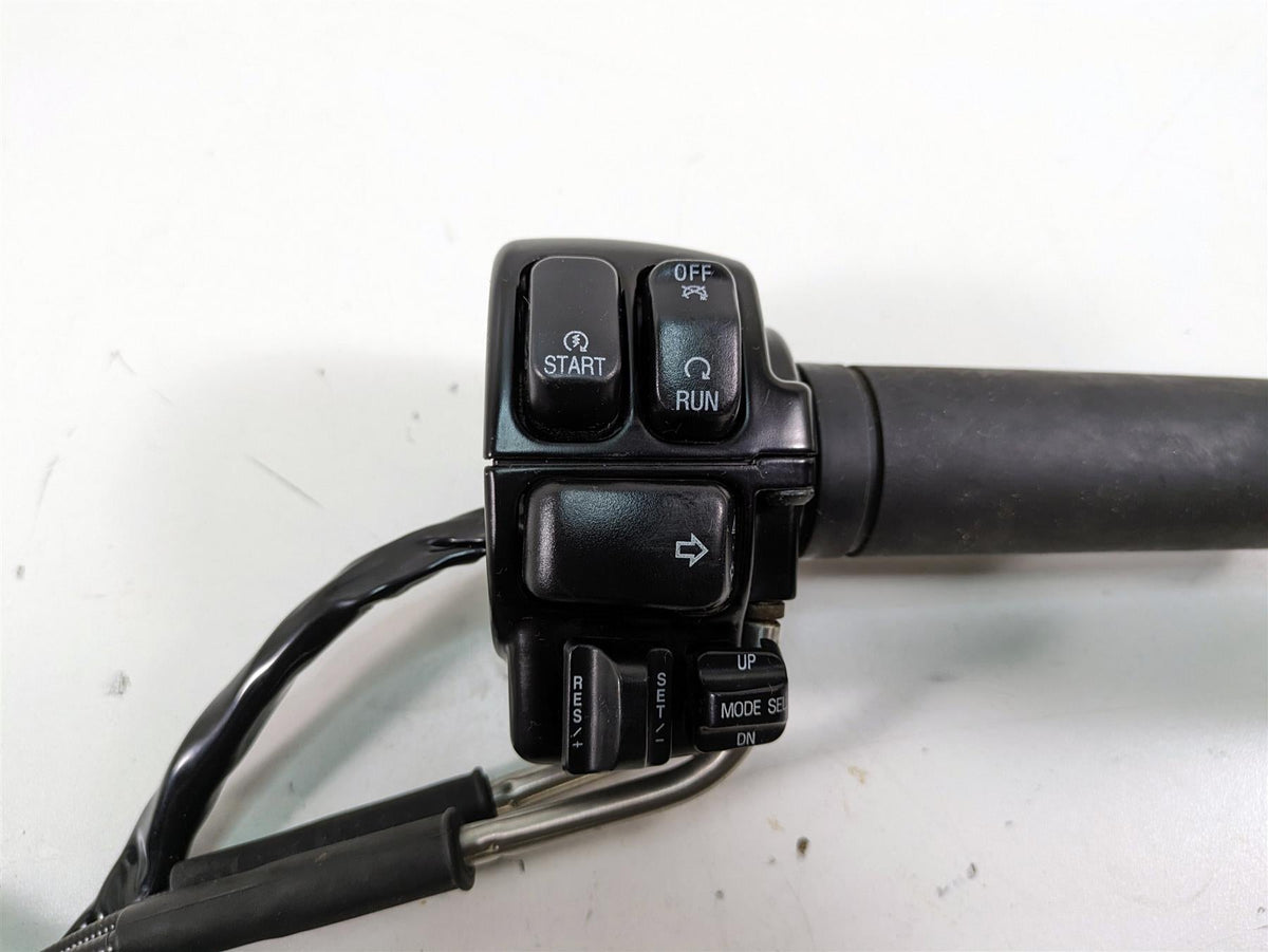 2006 Harley Touring FLHTCUI Electra Glide Right Hand Control Switch 71684-06A {{ shop.shopifyCountryName }} - Mototech271