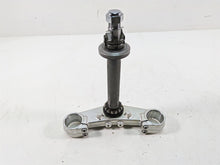 Load image into Gallery viewer, 2002 Yamaha FZ1 FZS1000 Fazer Lower Triple Tree Steering Clamp 5LV-23340-00-00 | Mototech271
