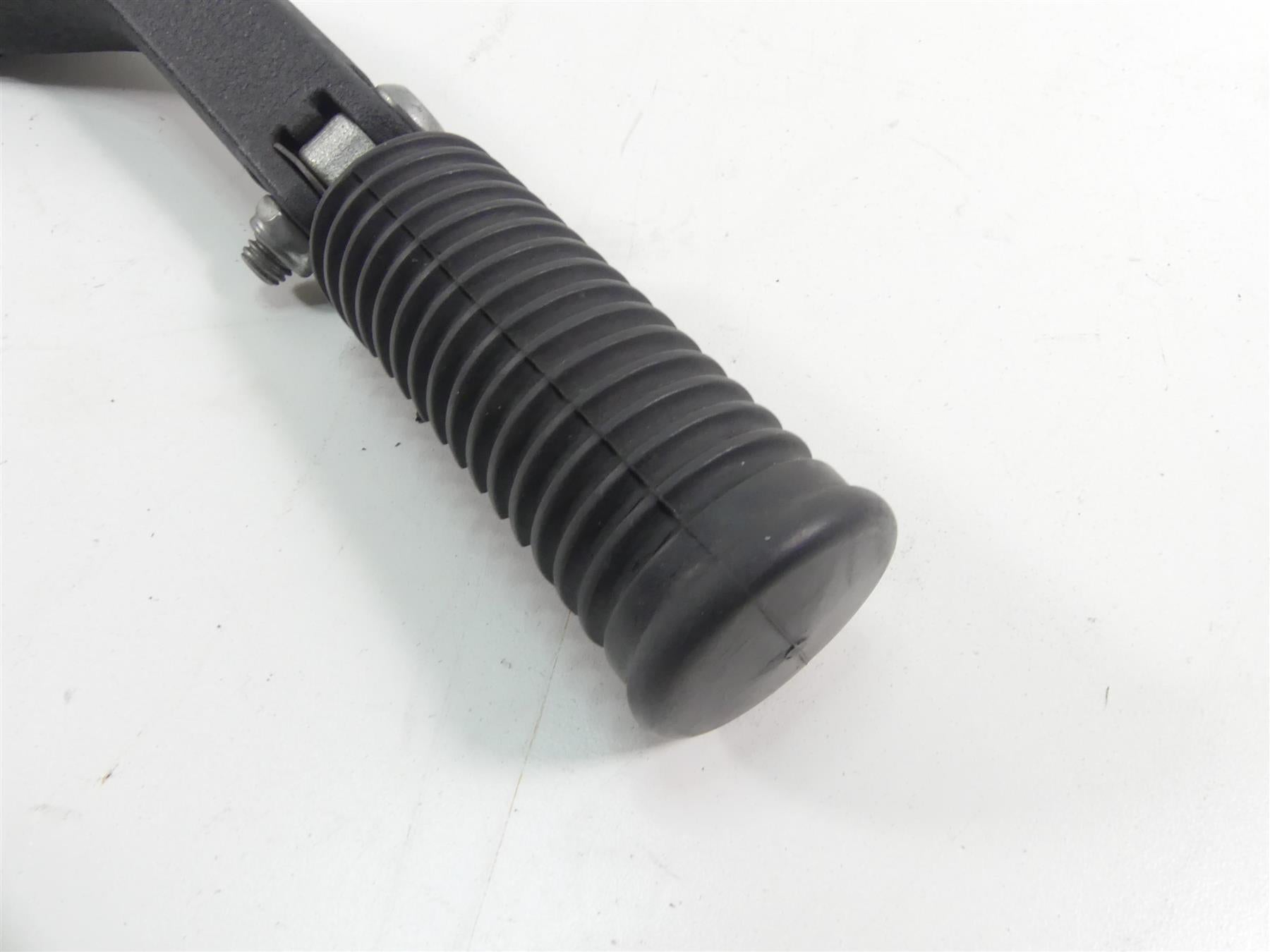 2014 Harley FXDF Dyna Fat Bob Rear Passenger Footpeg Set 49224-06A 49230-06 {{ shop.shopifyCountryName }} - Mototech271