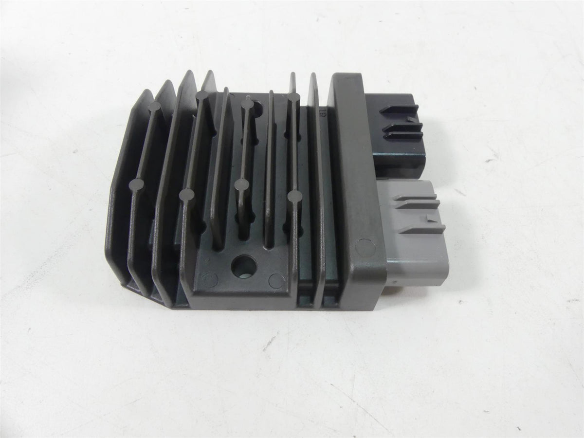 2018 Triumph Street Triple 765RS Rectifier Voltage Regulator T1300675 FH020AA {{ shop.shopifyCountryName }} - Mototech271