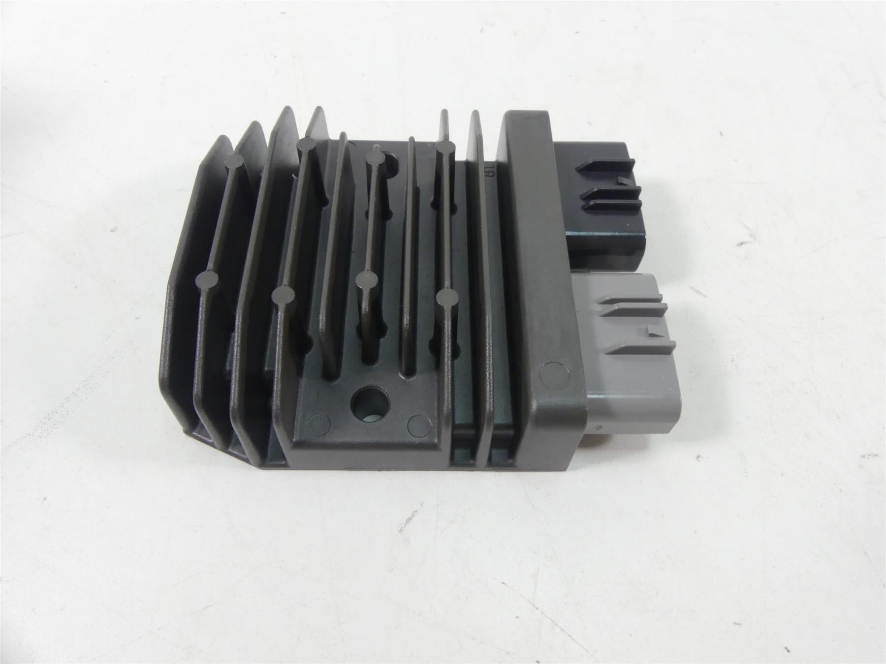 2018 Triumph Street Triple 765RS Rectifier Voltage Regulator T1300675 FH020AA {{ shop.shopifyCountryName }} - Mototech271