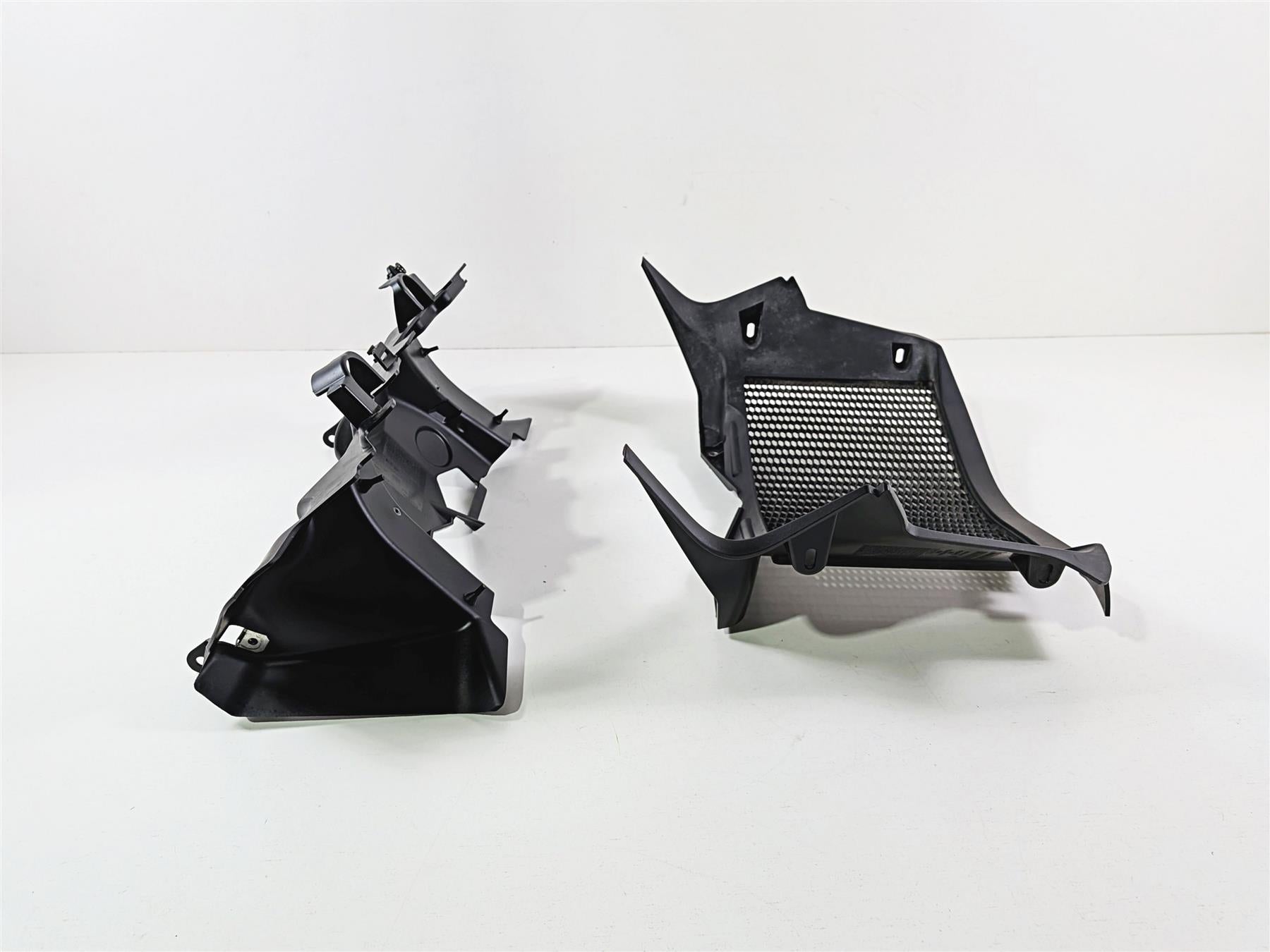 2023 BMW F850GS K81 Radiator Cover Shroud Guard Set 4663276487 46632764871 {{ shop.shopifyCountryName }} - Mototech271