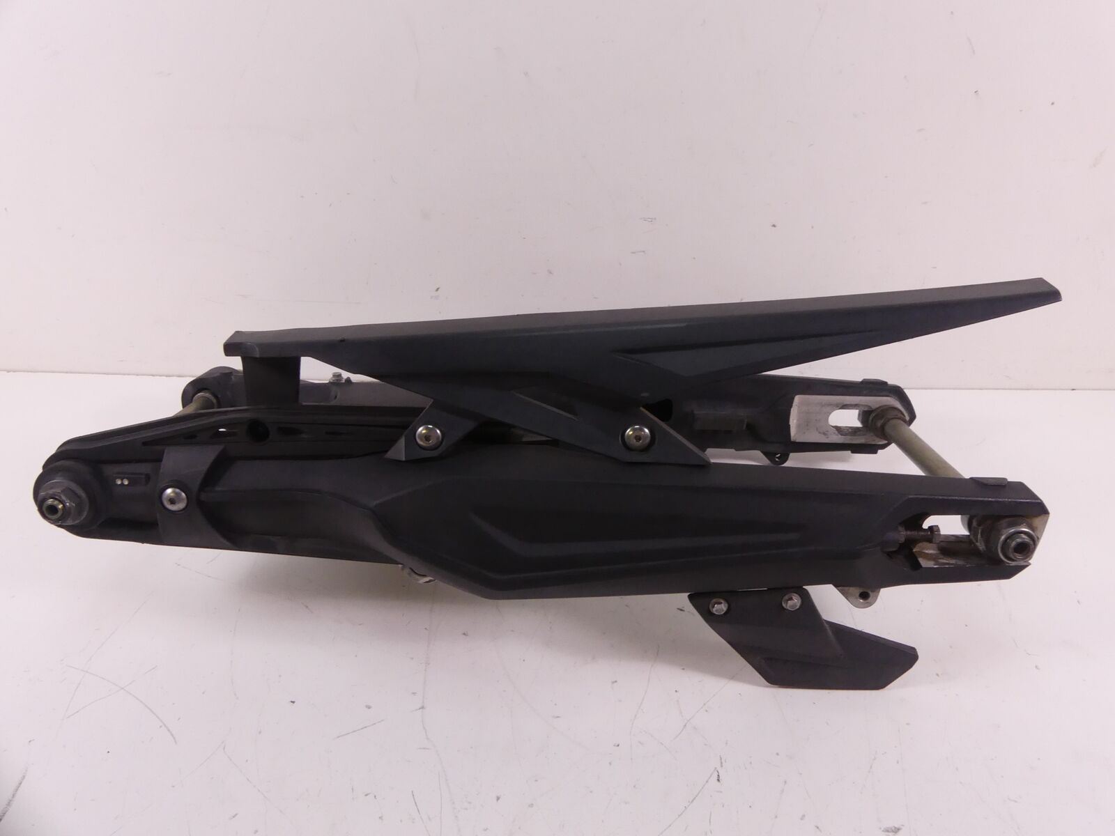 2014 Triumph Tiger 800 ABS Rear Suspension Swingarm Swing Arm + Axle T2052501 {{ shop.shopifyCountryName }} - Mototech271