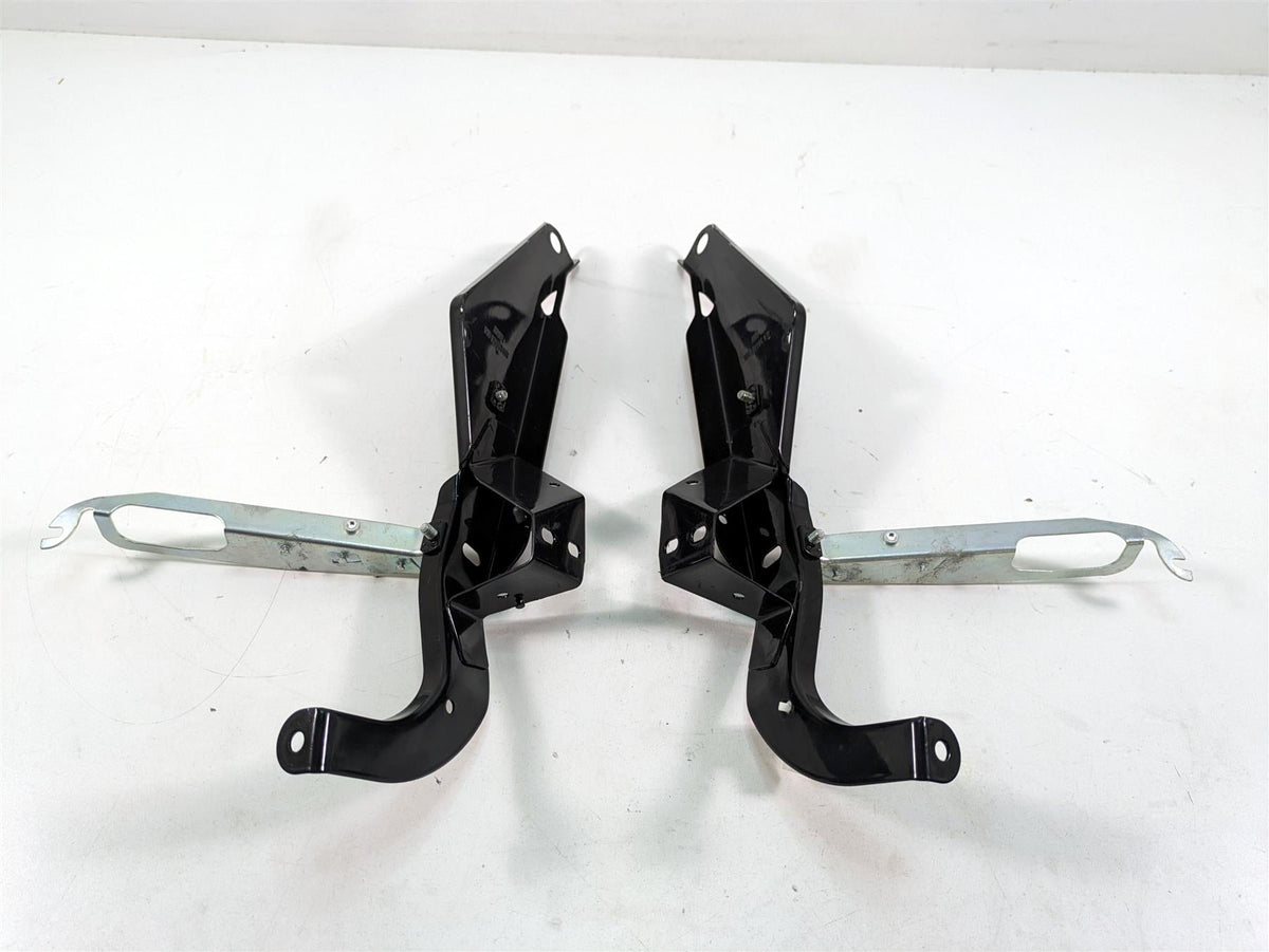 2006 Harley Touring FLHTCUI Electra Glide Front Fairing Mounts 58478-96 58479-96 {{ shop.shopifyCountryName }} - Mototech271