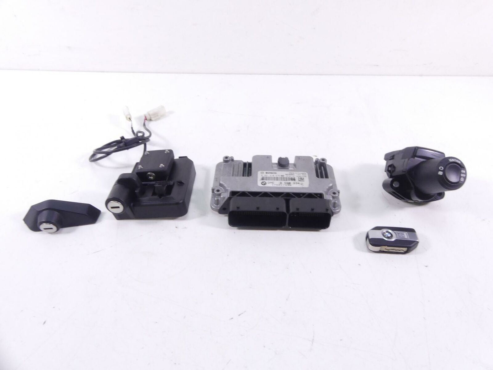 2016 BMW R1200R K53 Cdi Ecm Module Handsfree Ignition Switch Key Lock 8552934 {{ shop.shopifyCountryName }} - Mototech271
