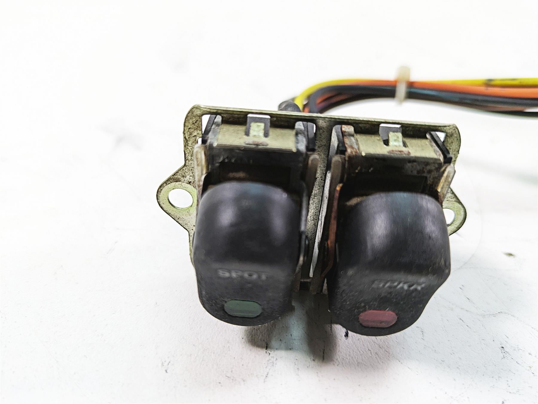 2010 Harley Touring FLHTCU Electra Glide Auxiliary Switch Set 70271-98 {{ shop.shopifyCountryName }} - Mototech271