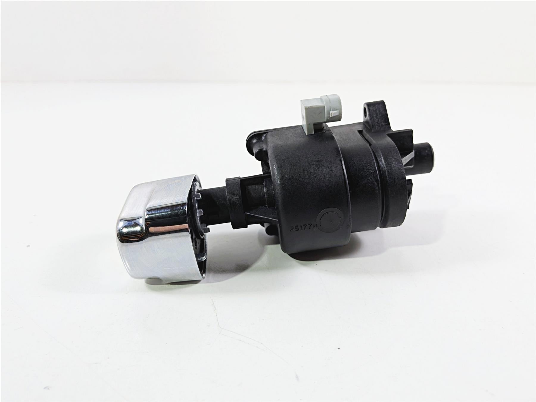 2017 Harley Touring FLHXS Street Glide Ignition Switch Key Set Chrome Knob 71400013B {{ shop.shopifyCountryName }} - Mototech271