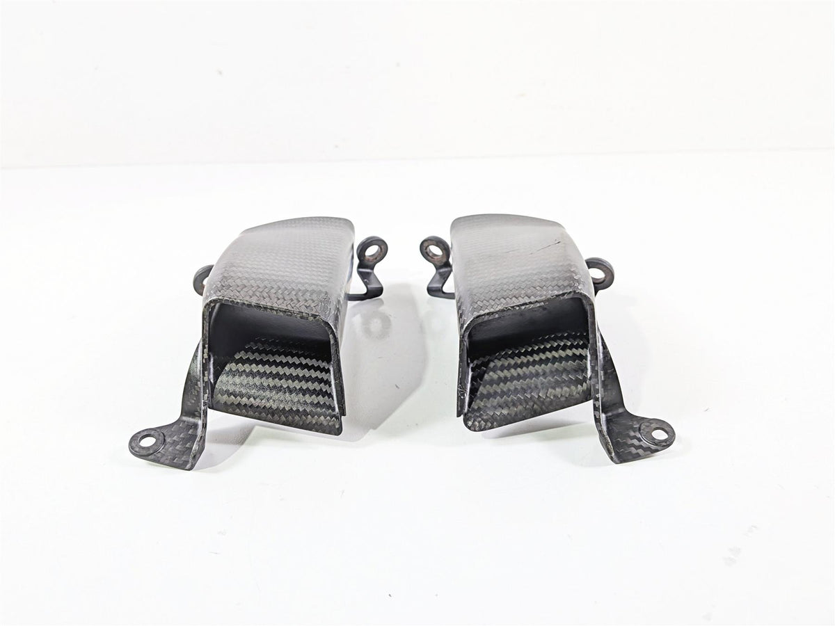 2018 Aprilia RSV4 RR Carbon Fiber Caliper Air Inlet 2B005507 2B005506 {{ shop.shopifyCountryName }} - Mototech271
