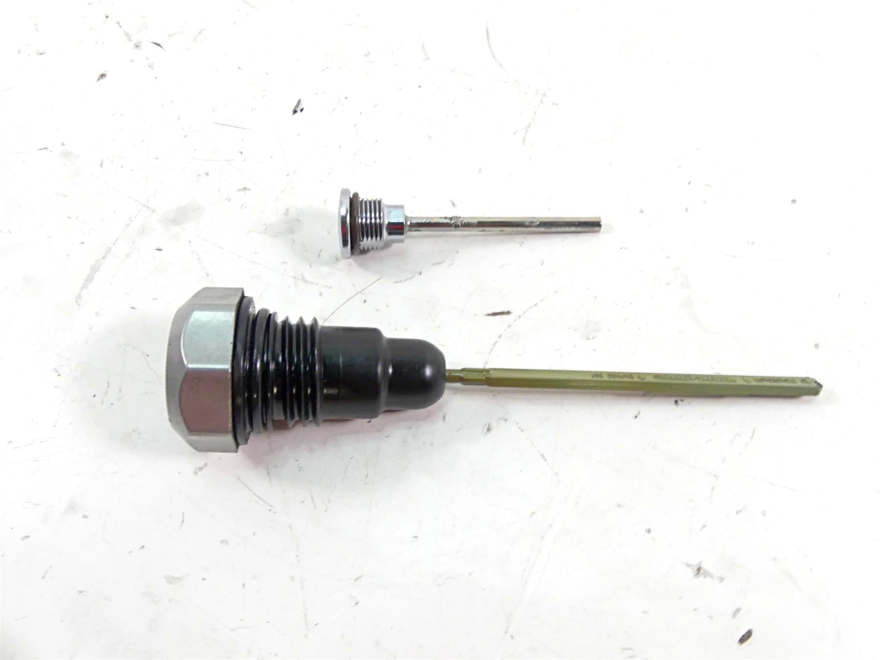 2011 Harley Touring FLTRX Road Glide Transmission Oil Dipstick Set 37065-06A {{ shop.shopifyCountryName }} - Mototech271