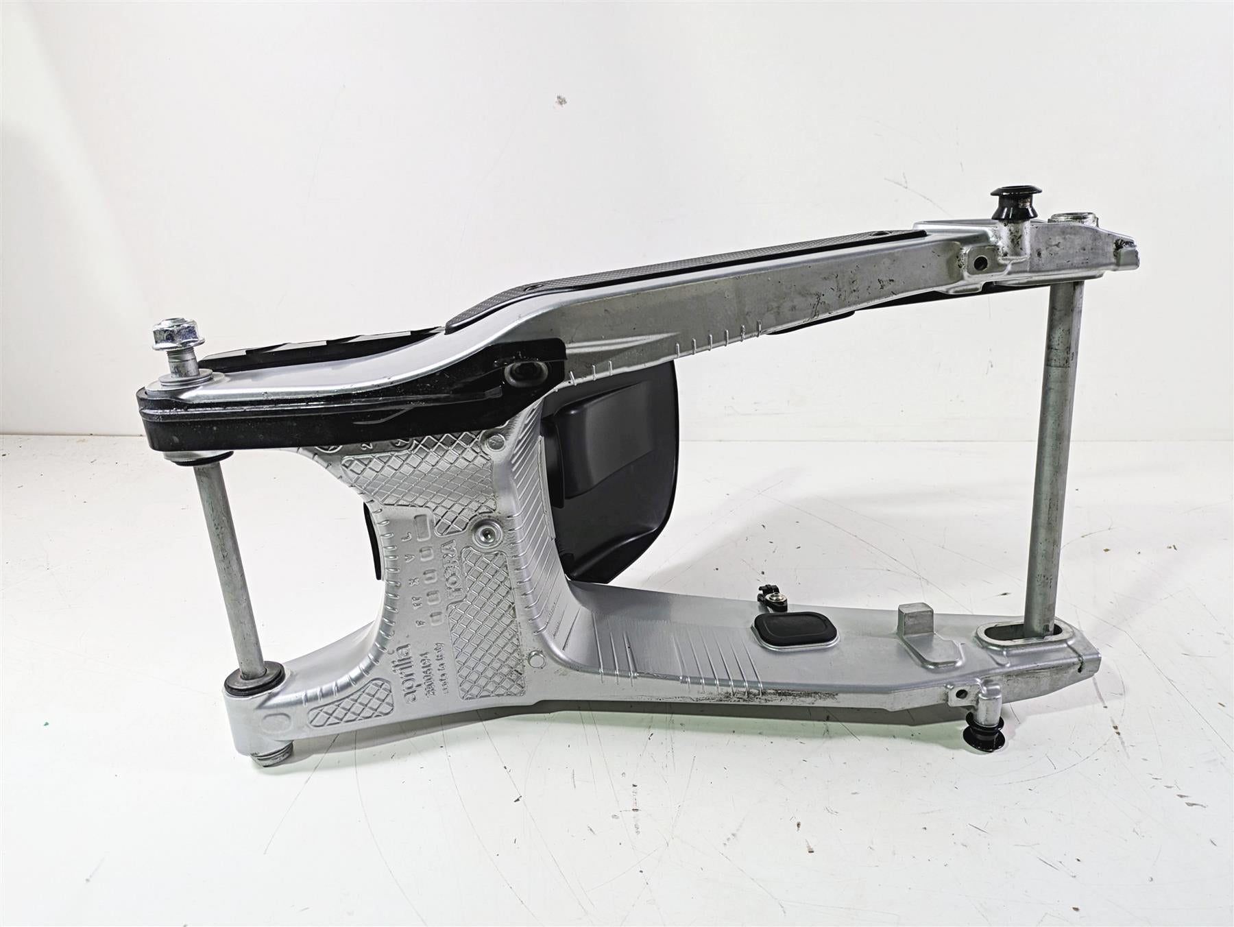 2021 Aprilia RS660 Rear Swingarm Swing Arm Fender Axle Set