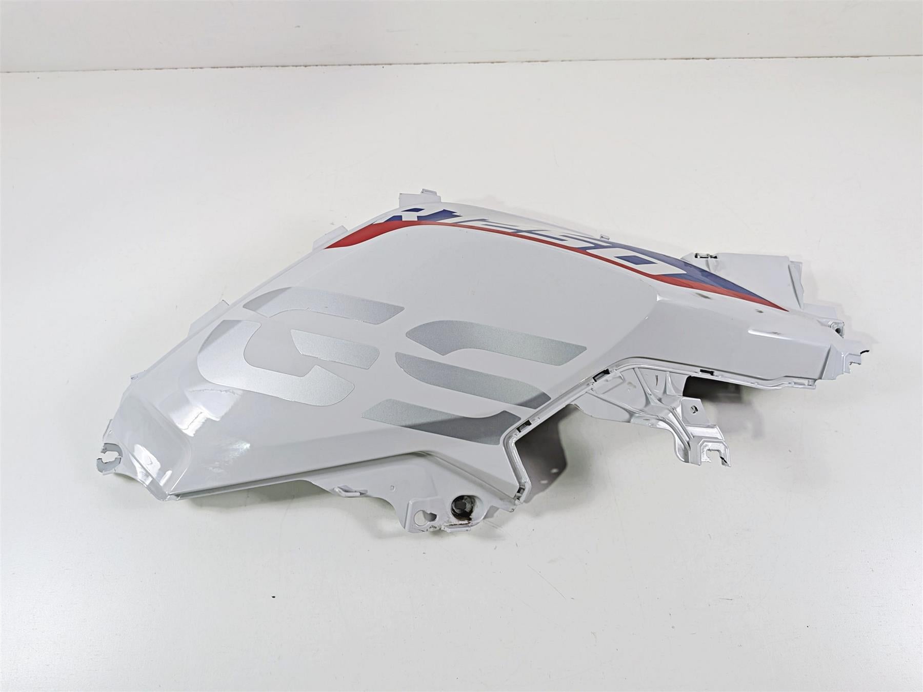 2019 BMW R1250GS K50 Right Main Tank Fairing Cover Read 46638563502 46638563504 {{ shop.shopifyCountryName }} - Mototech271