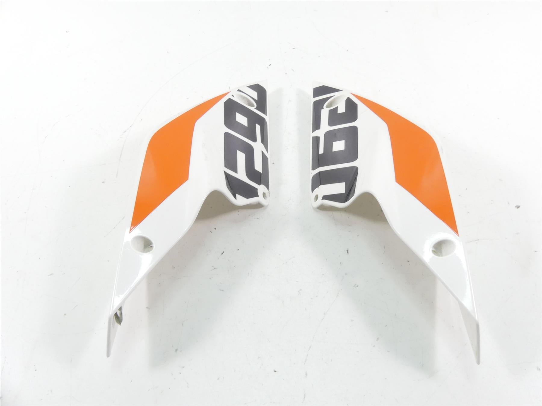 2016 KTM 1290 Superduke R Rear Tail Side Cover Fairing Set 61308042000 {{ shop.shopifyCountryName }} - Mototech271