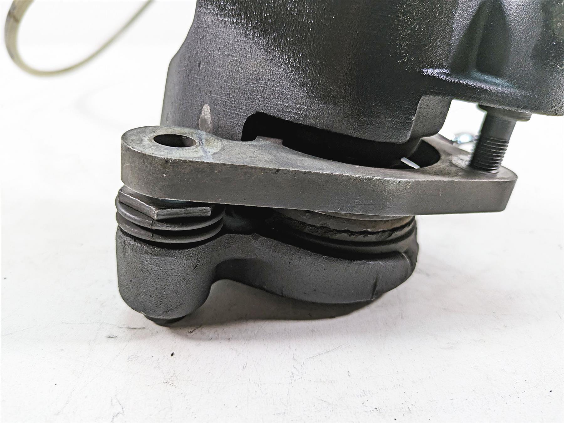 1990 Harley Sportster XLH883 XL883 Front Brake Caliper + Line - Read 44046-84 {{ shop.shopifyCountryName }} - Mototech271