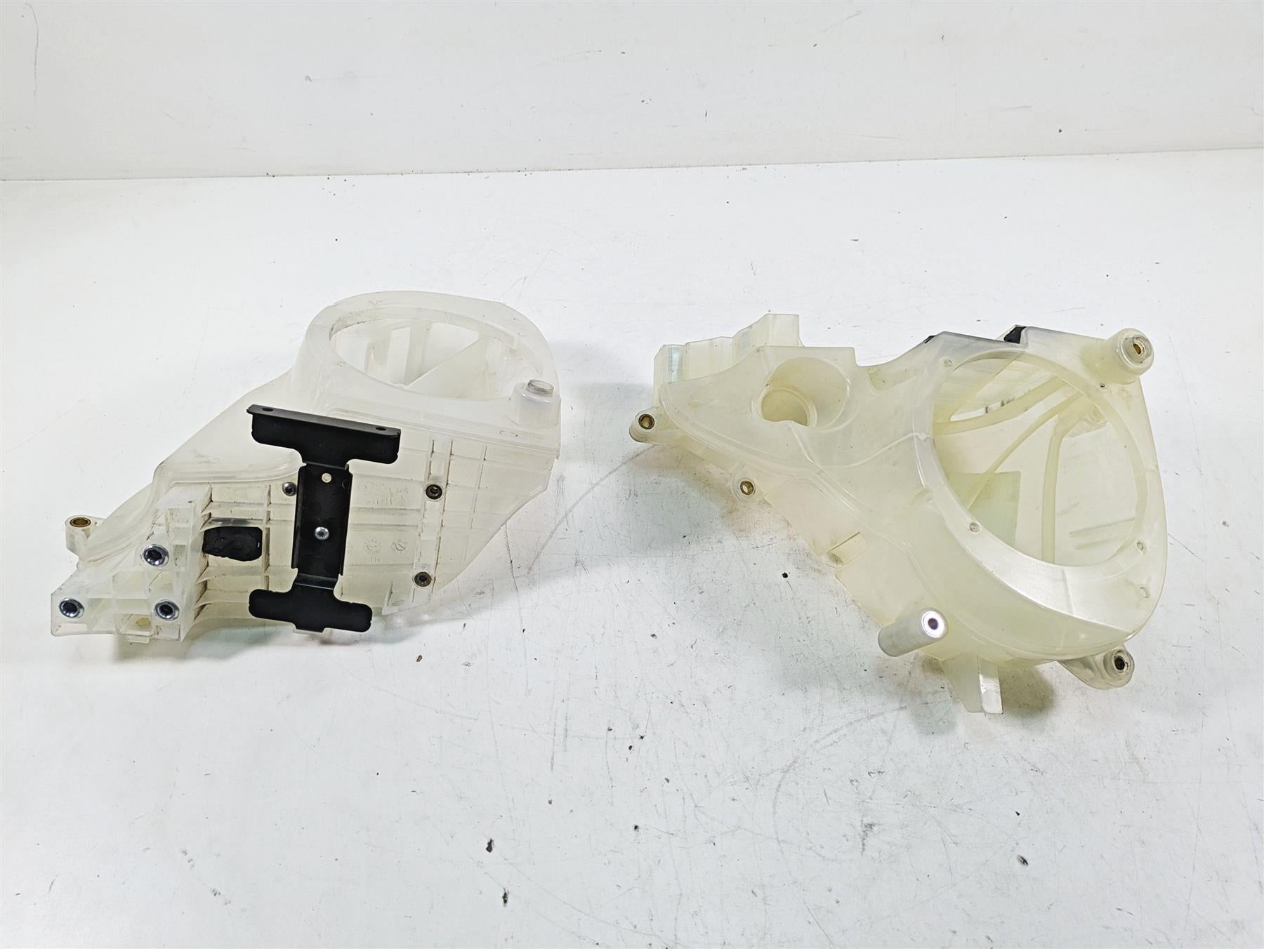 2014 Harley Touring FLHTK Electra Glide Front Speaker Box Housing Set 57000327DH {{ shop.shopifyCountryName }} - Mototech271