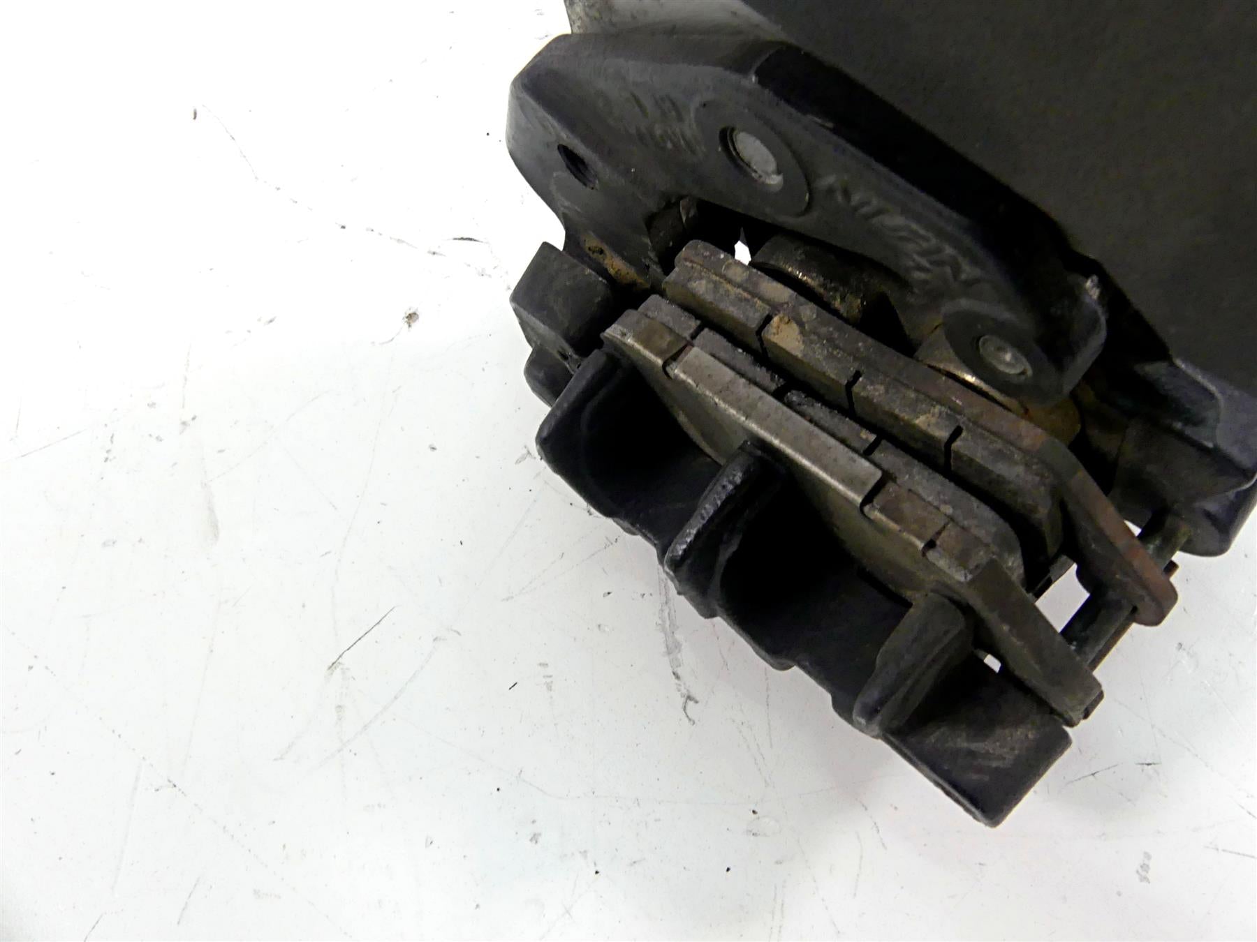 2019 Indian Chieftain Classic Rear Brake Caliper & Bracket 1912006 {{ shop.shopifyCountryName }} - Mototech271