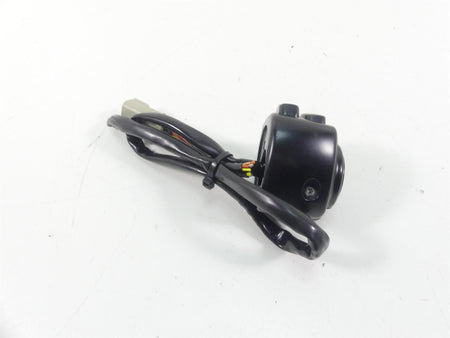 2011 Harley VRSCF Muscle Rod Left Hand Blinker Control Switch - Read 71682-06A {{ shop.shopifyCountryName }} - Mototech271