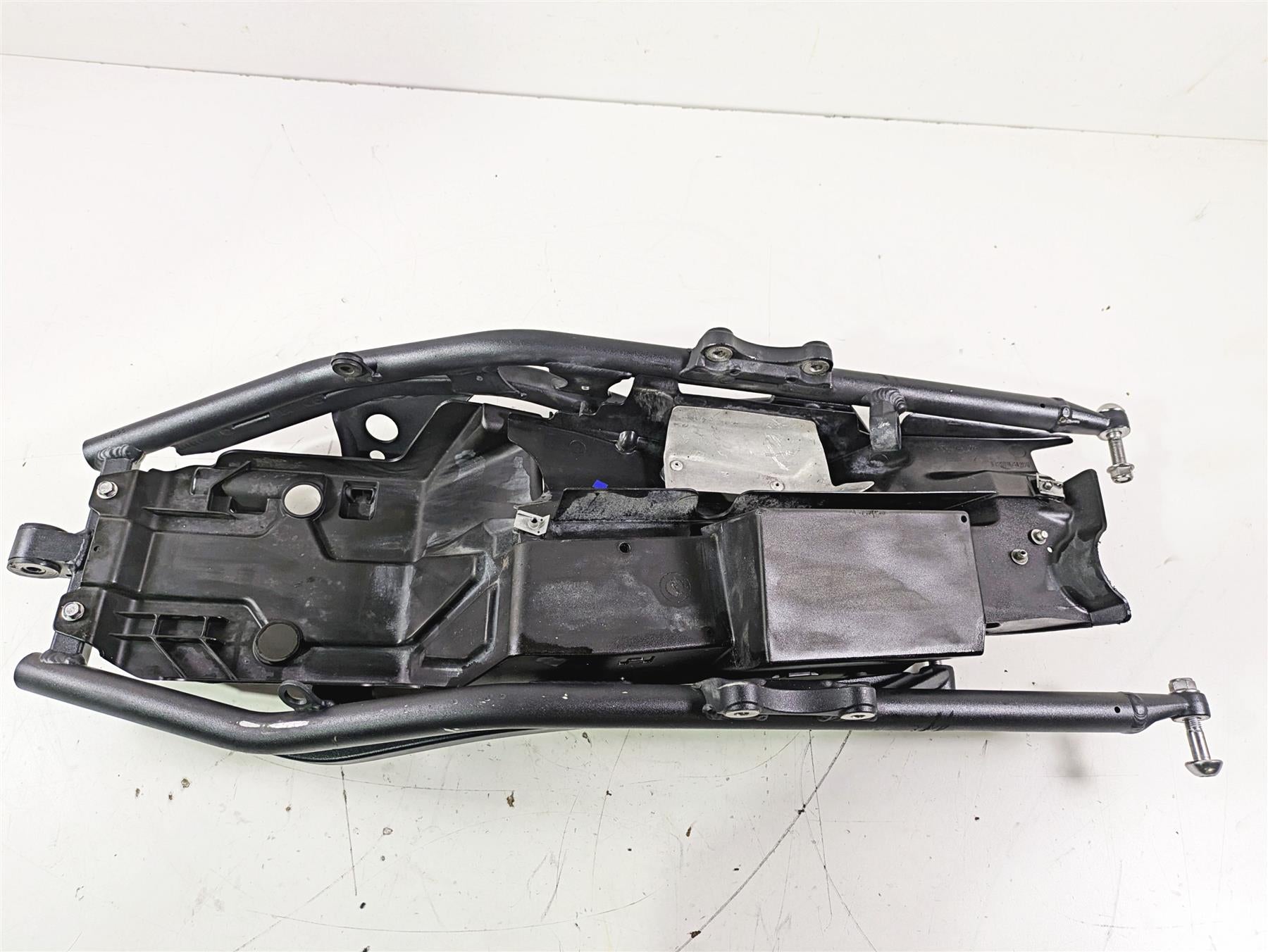 2012 Triumph Daytona 675 Straight Rear Subframe & Inner Fender - Read T2070593 {{ shop.shopifyCountryName }} - Mototech271