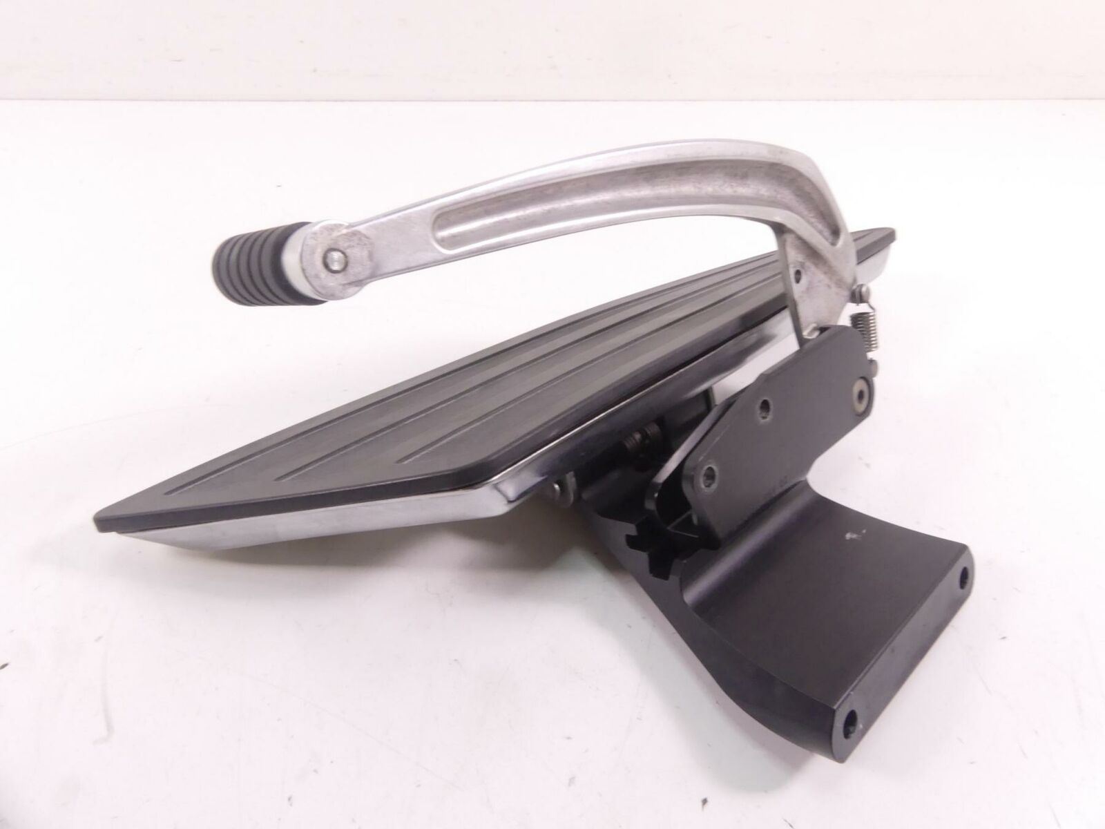 2010 Victory Vision Tour Right Front Rider Foot Board Brake Pedal Set 5135045 {{ shop.shopifyCountryName }} - Mototech271