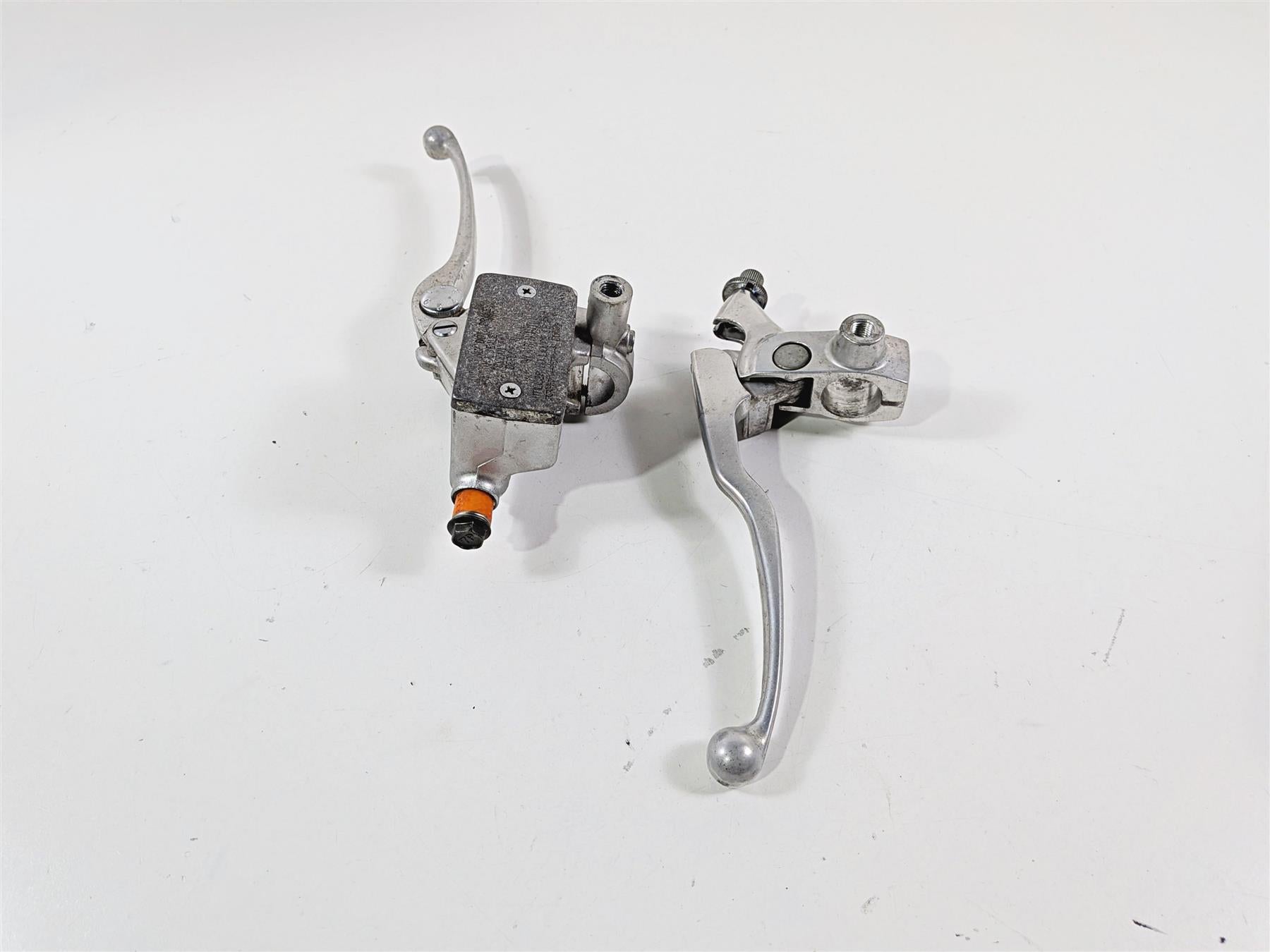 2004 Suzuki VL800 Intruder Volusia Front Brake Master Cylinder Lever 59600-10F10 {{ shop.shopifyCountryName }} - Mototech271