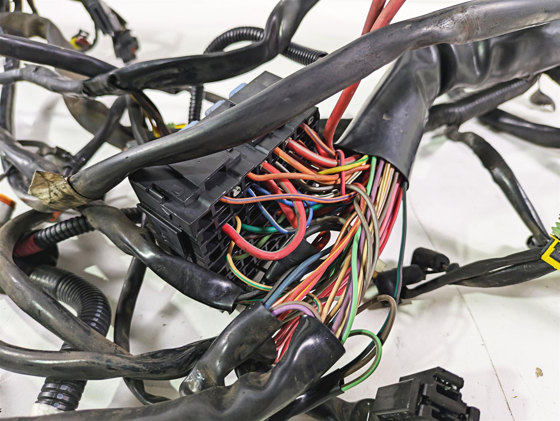 2008 Harley Touring FLHTP Electra Glide Wiring Harness Loom Abs - Read 70269-08 {{ shop.shopifyCountryName }} - Mototech271
