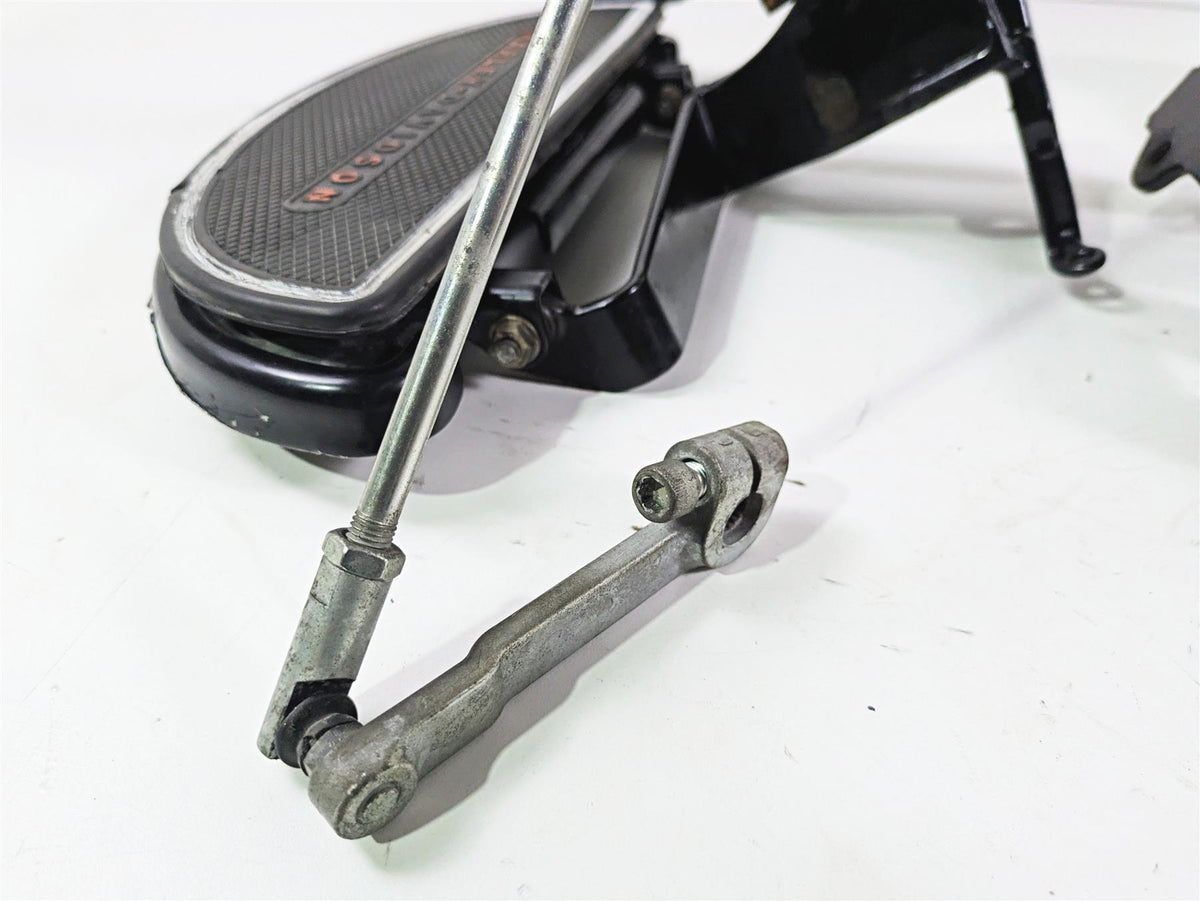 2014 Harley FLS Softail Slim Front Floorboard + Brake Pedal Shifter Set 42431-11 {{ shop.shopifyCountryName }} - Mototech271