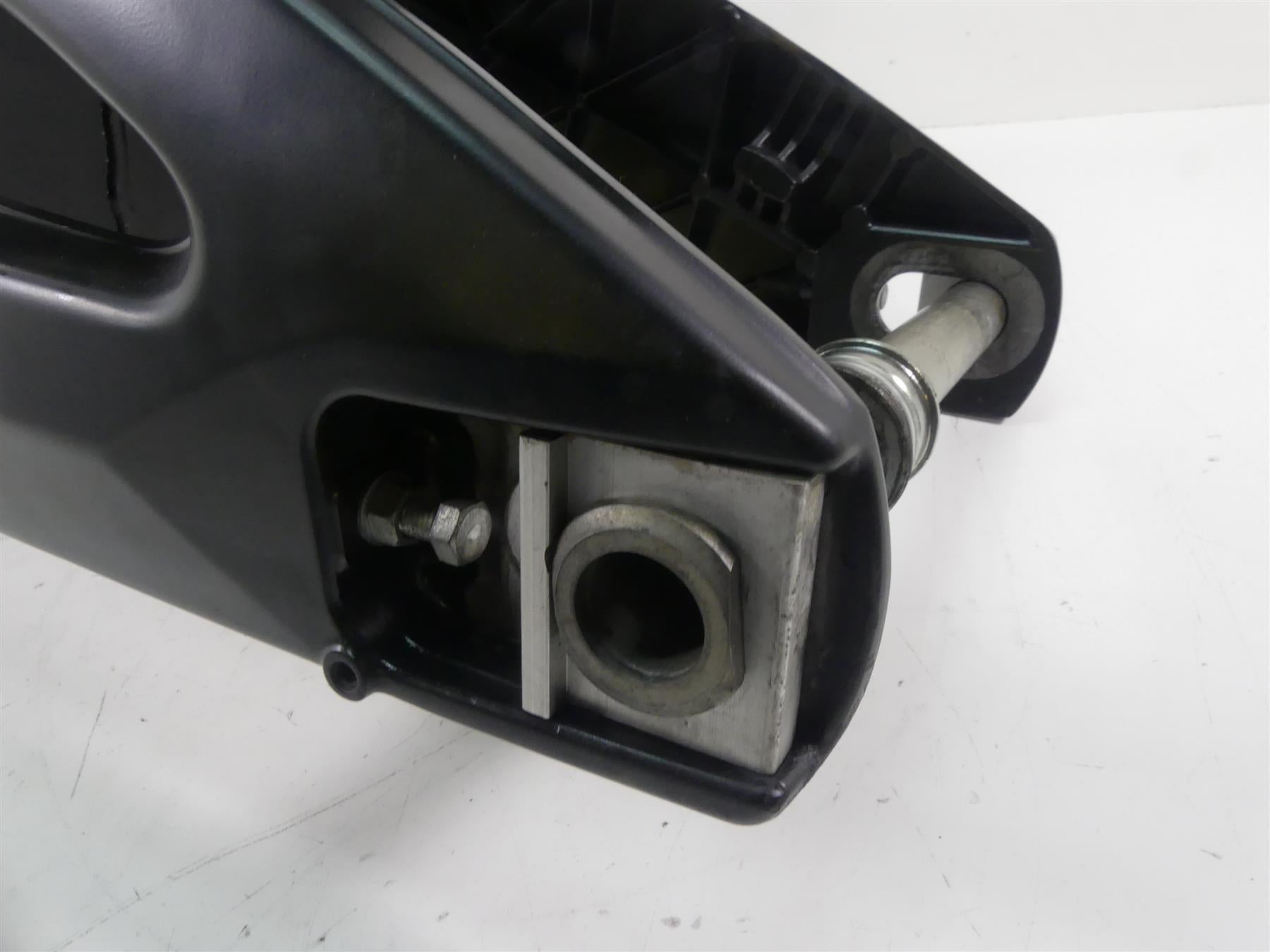 2007 Yamaha FZ1 Fazer Rear Swingarm Swing Arm & Axle Set 2D1-22110-11-00 {{ shop.shopifyCountryName }} - Mototech271