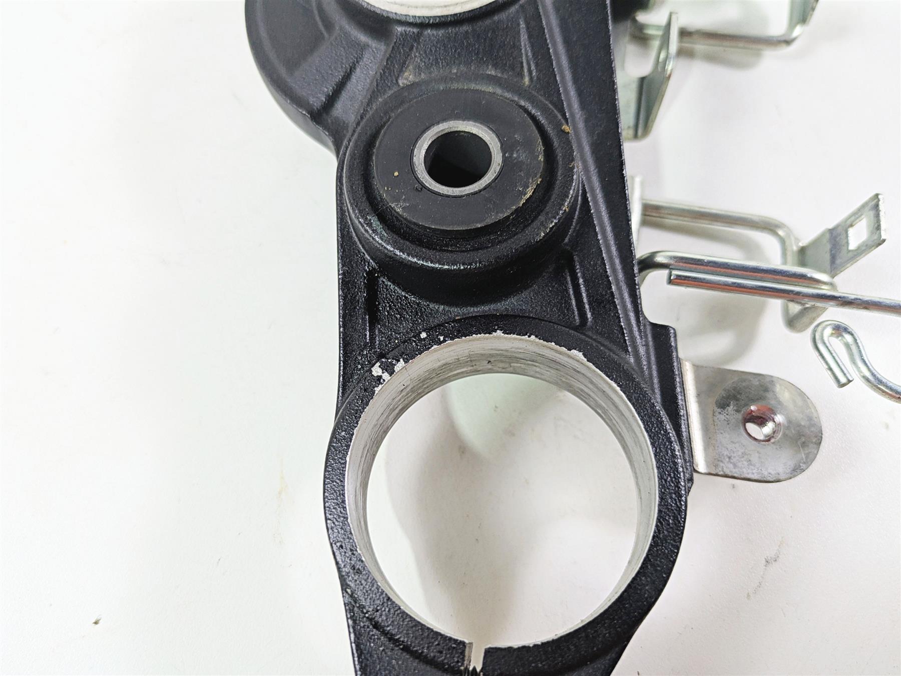 2020 Kawasaki Z900 ZR900 Upper Triple Tree Steering Clamp 44039-0167-18R {{ shop.shopifyCountryName }} - Mototech271