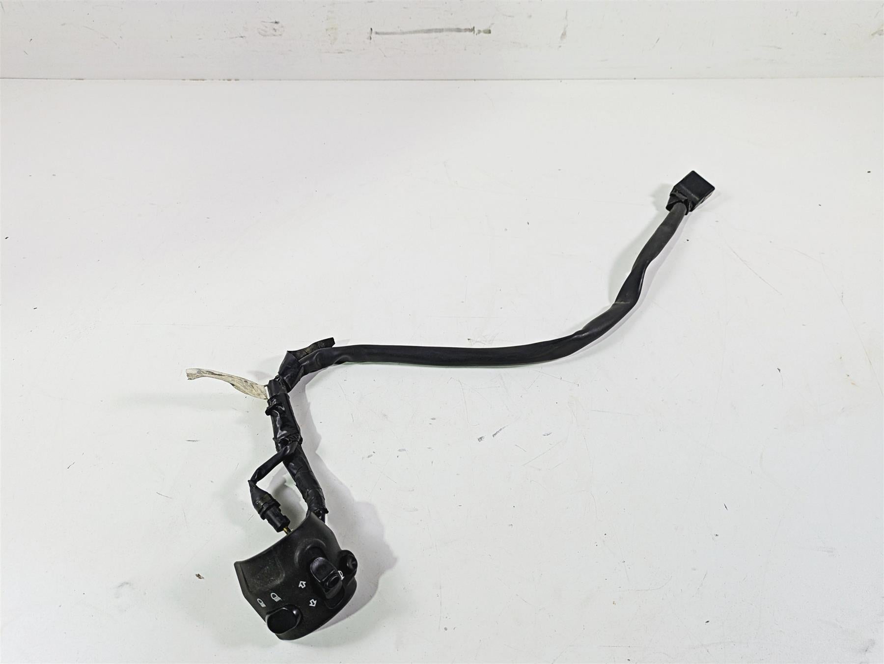 2006 Triumph Rocket 3 Left Hand Control Switch Light Horn READ T2046759 {{ shop.shopifyCountryName }} - Mototech271