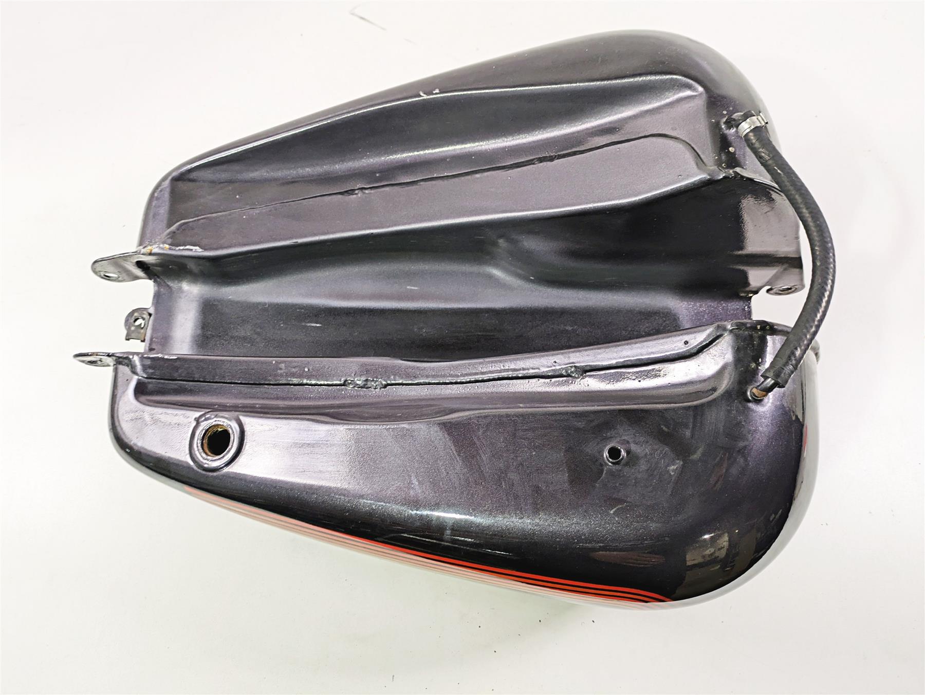 2011 Harley FXDC Dyna Super Glide Fuel Gas Petrol Tank Reservoir - Read 61000705 {{ shop.shopifyCountryName }} - Mototech271