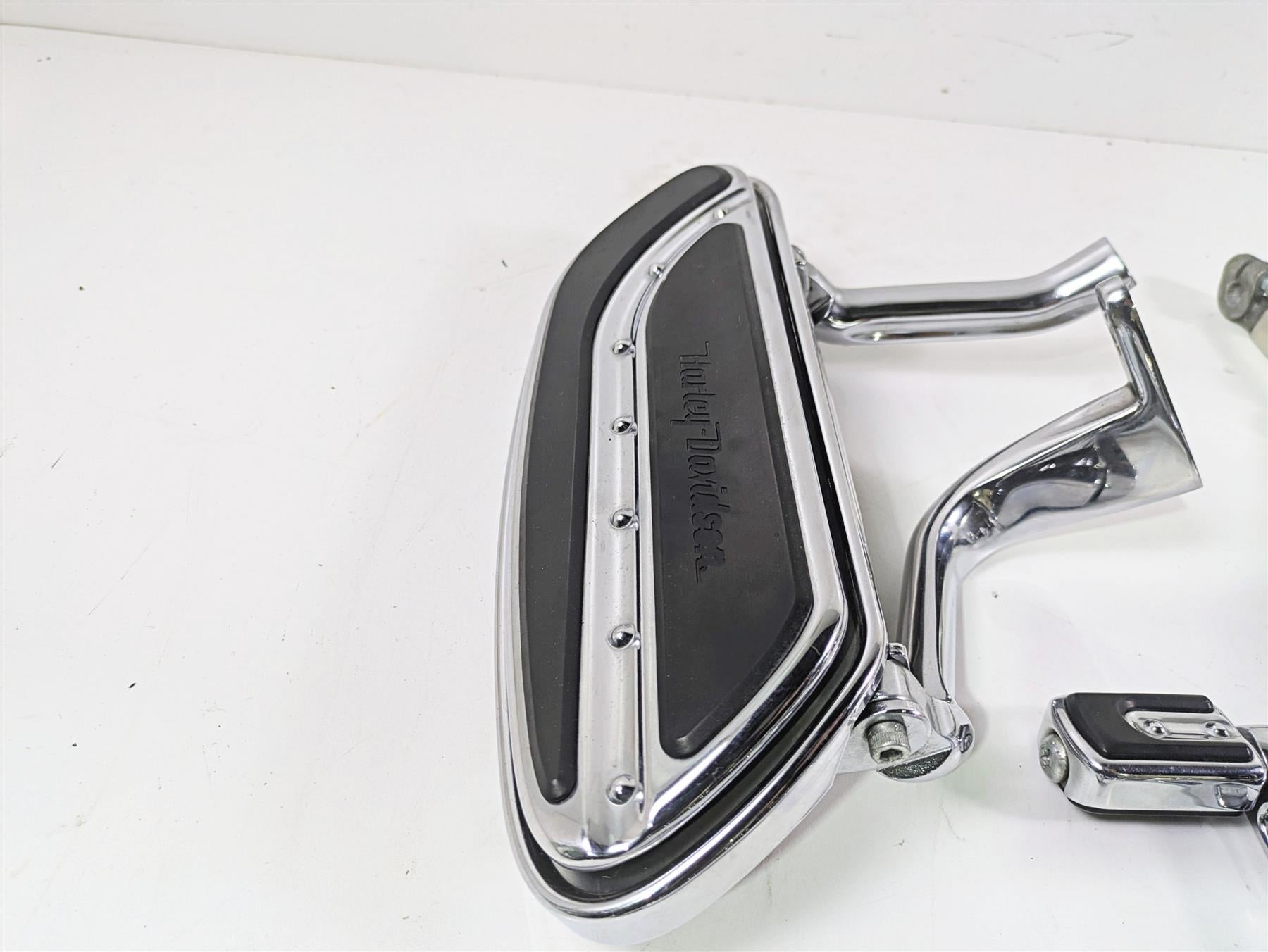 2007 Harley Touring FLHRSE CVO Road King Floor Boards Rear Peg Set 50812-07 {{ shop.shopifyCountryName }} - Mototech271