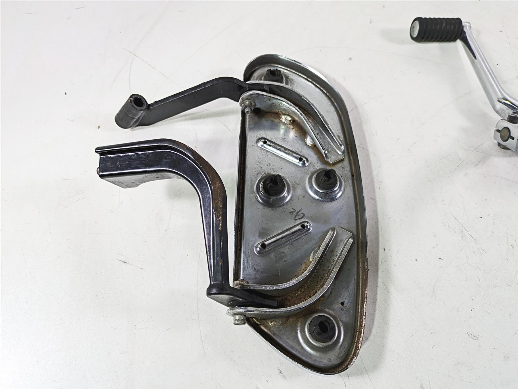 2017 Harley Touring FLTRXS Road Glide Left Front Floor Board & Shifter 50688-04 {{ shop.shopifyCountryName }} - Mototech271
