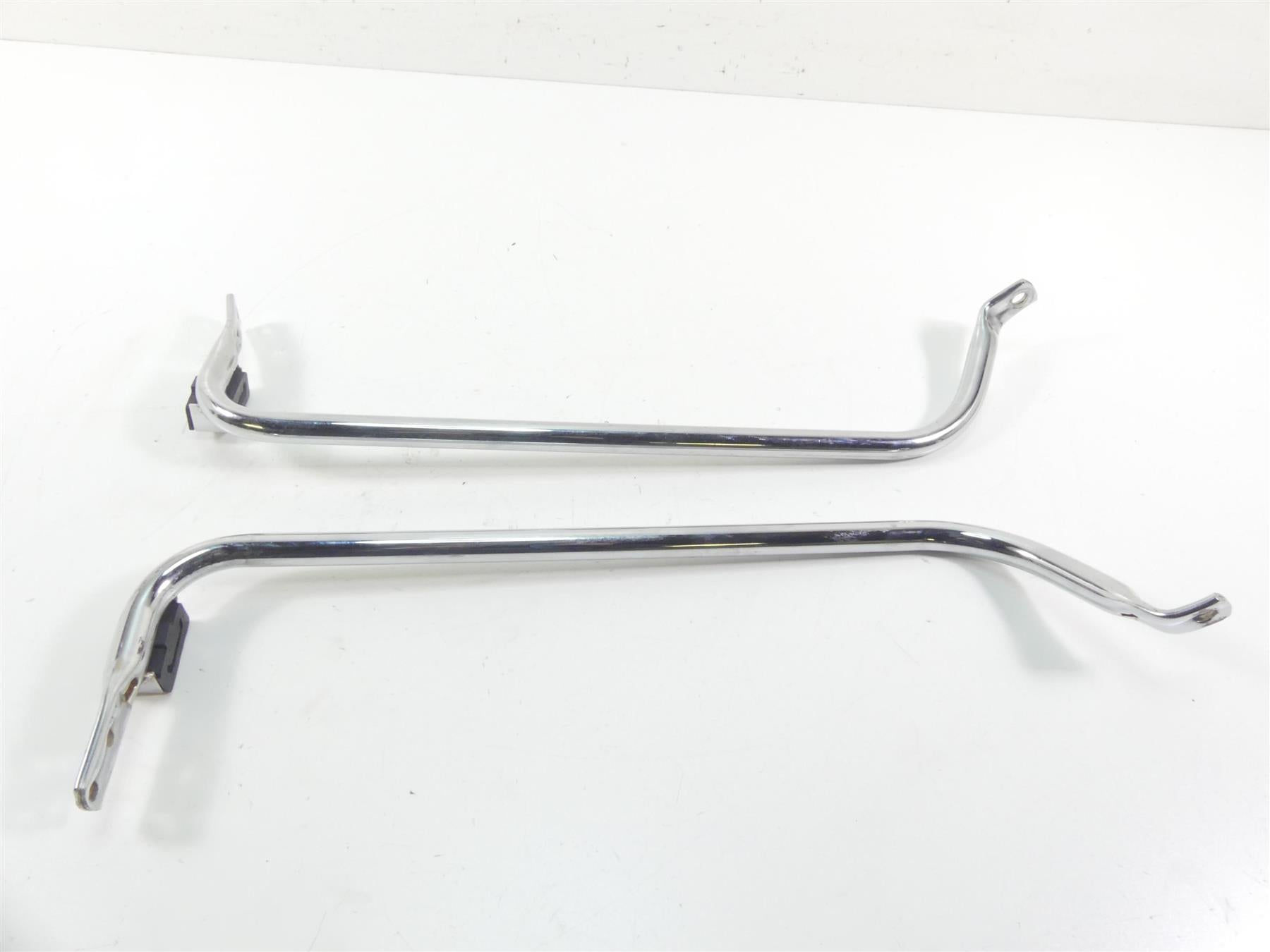 2005 Harley Touring FLHRSI Road King Saddlebag Guard Support Rail Set 49206-04 {{ shop.shopifyCountryName }} - Mototech271