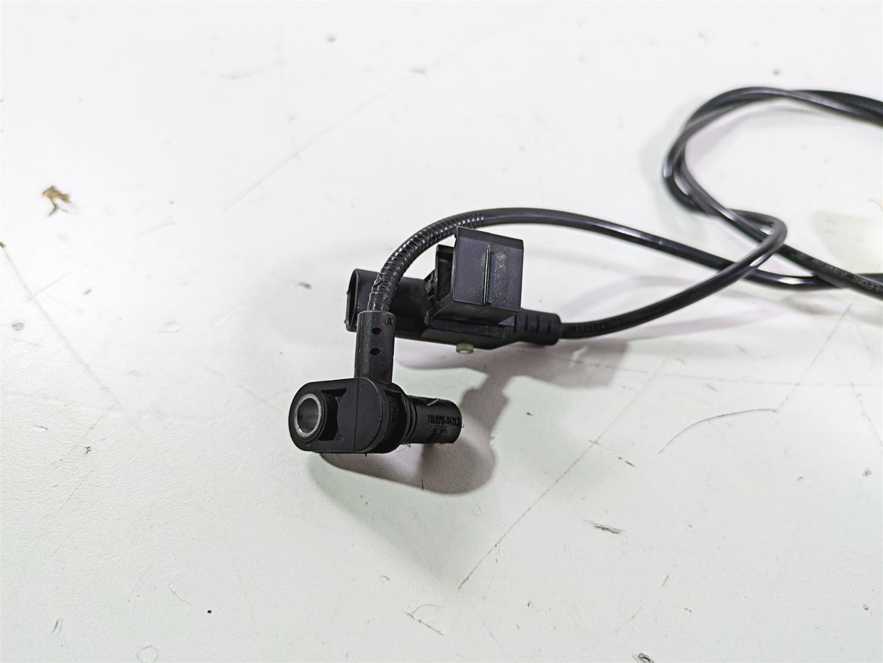 2018 BMW R1200GS GSW K50 Rear Abs Brake Wheel Speed Sensor 34528551611 {{ shop.shopifyCountryName }} - Mototech271