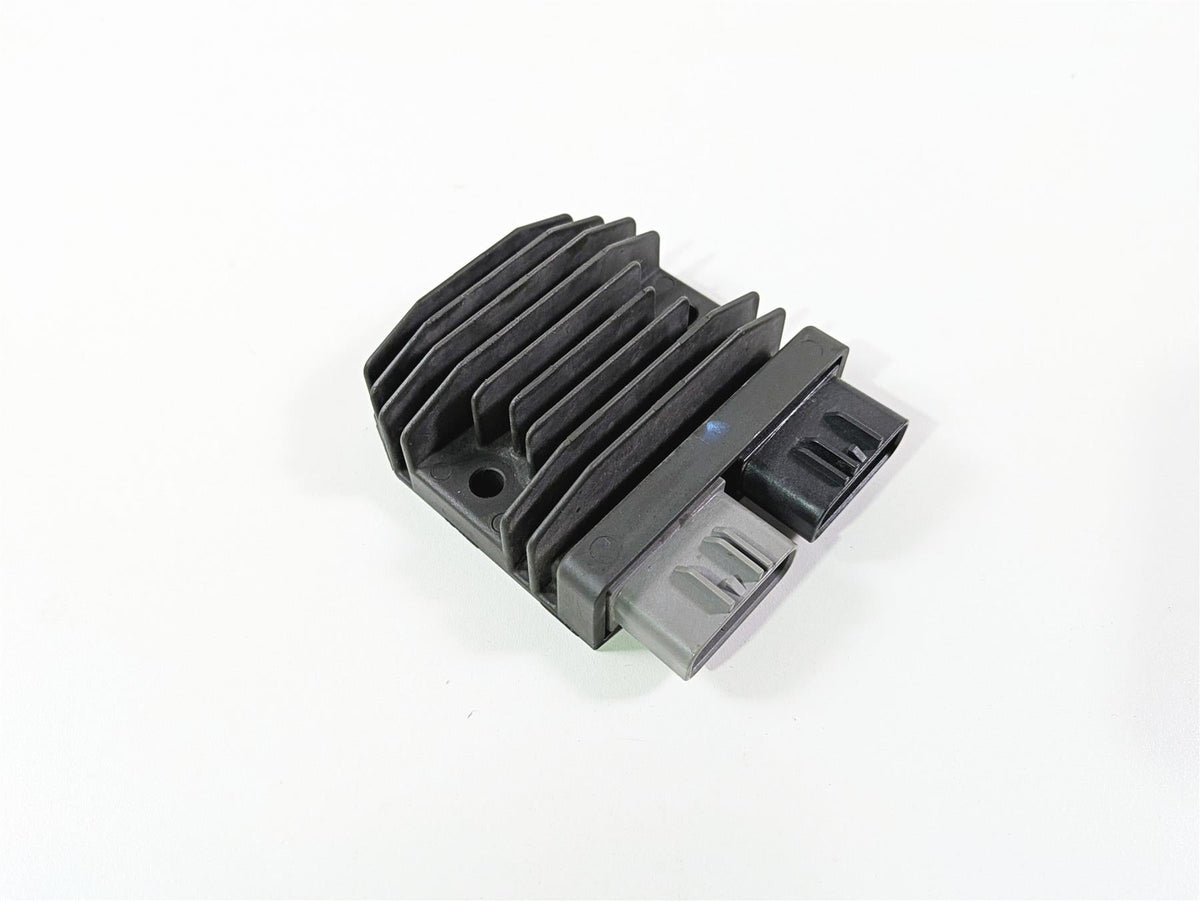 2024 Triumph Tiger 900 GT Rectifier Voltage Regulator FH027AA T1300675 {{ shop.shopifyCountryName }} - Mototech271