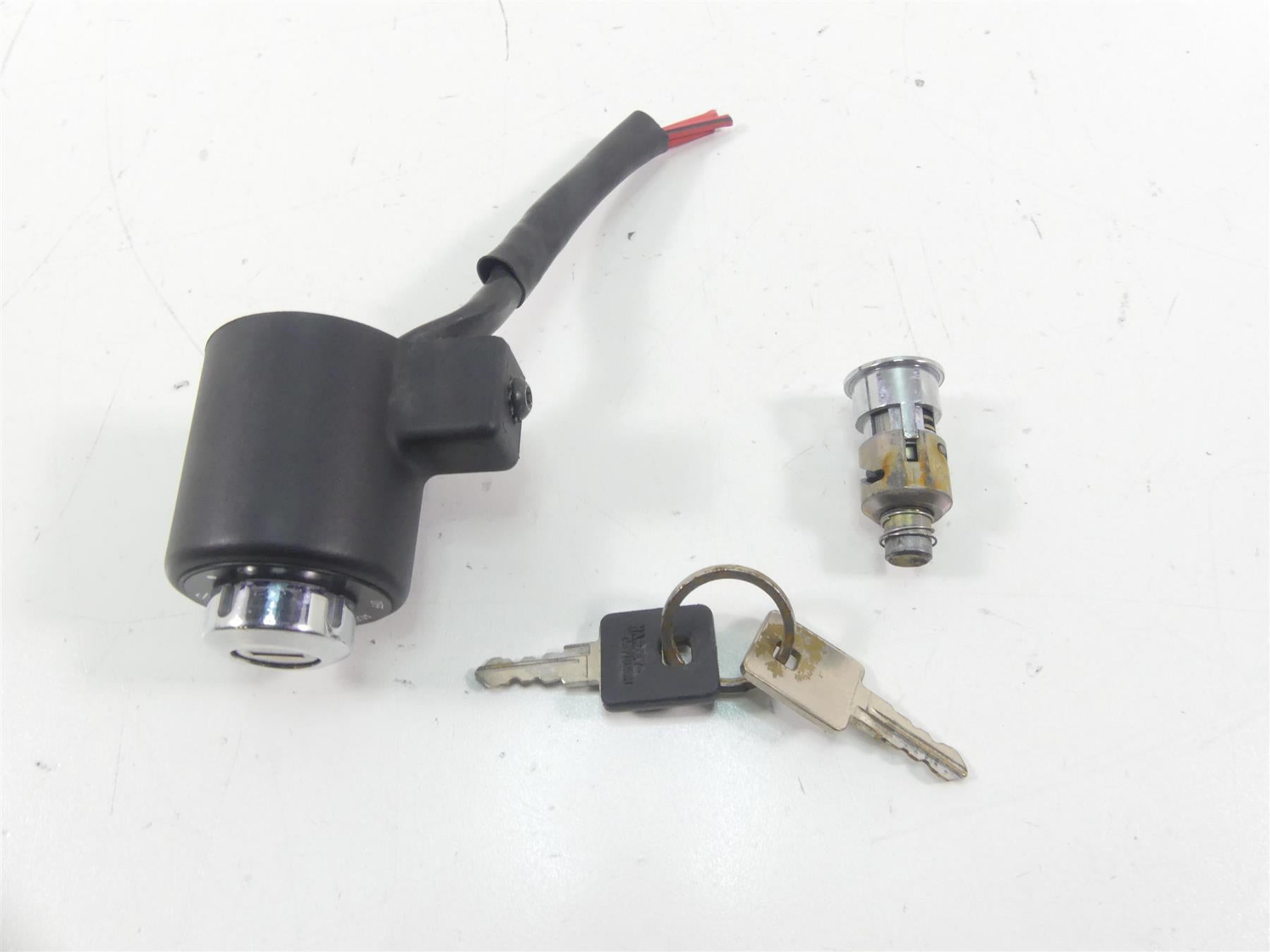 2009 Harley XR1200 Sportster Ignition Switch Steering Lock Key 48154-05 {{ shop.shopifyCountryName }} - Mototech271