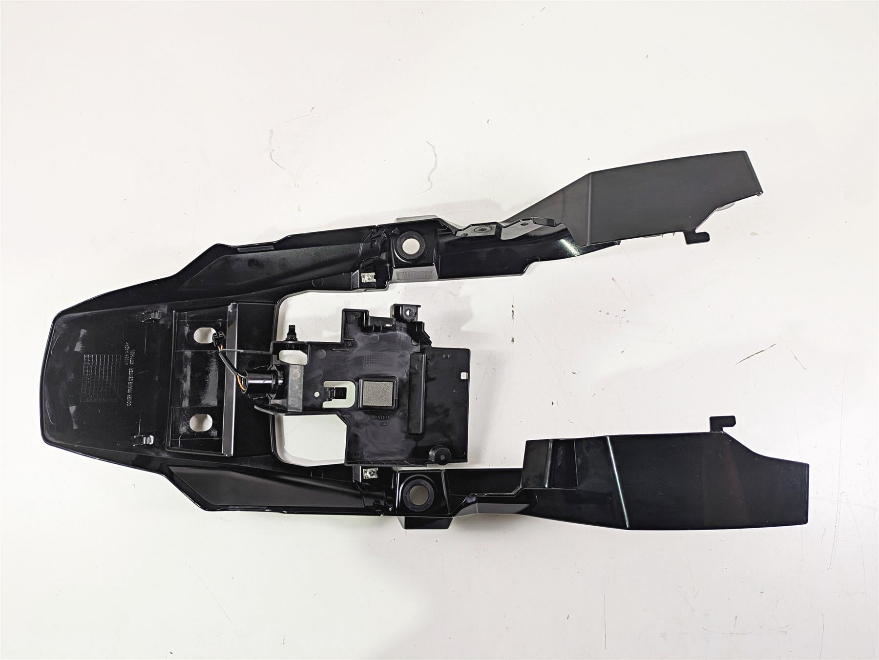 2020 Suzuki V-Strom 1050 XT Upper Tail Fender Cover 47711-06L00 {{ shop.shopifyCountryName }} - Mototech271