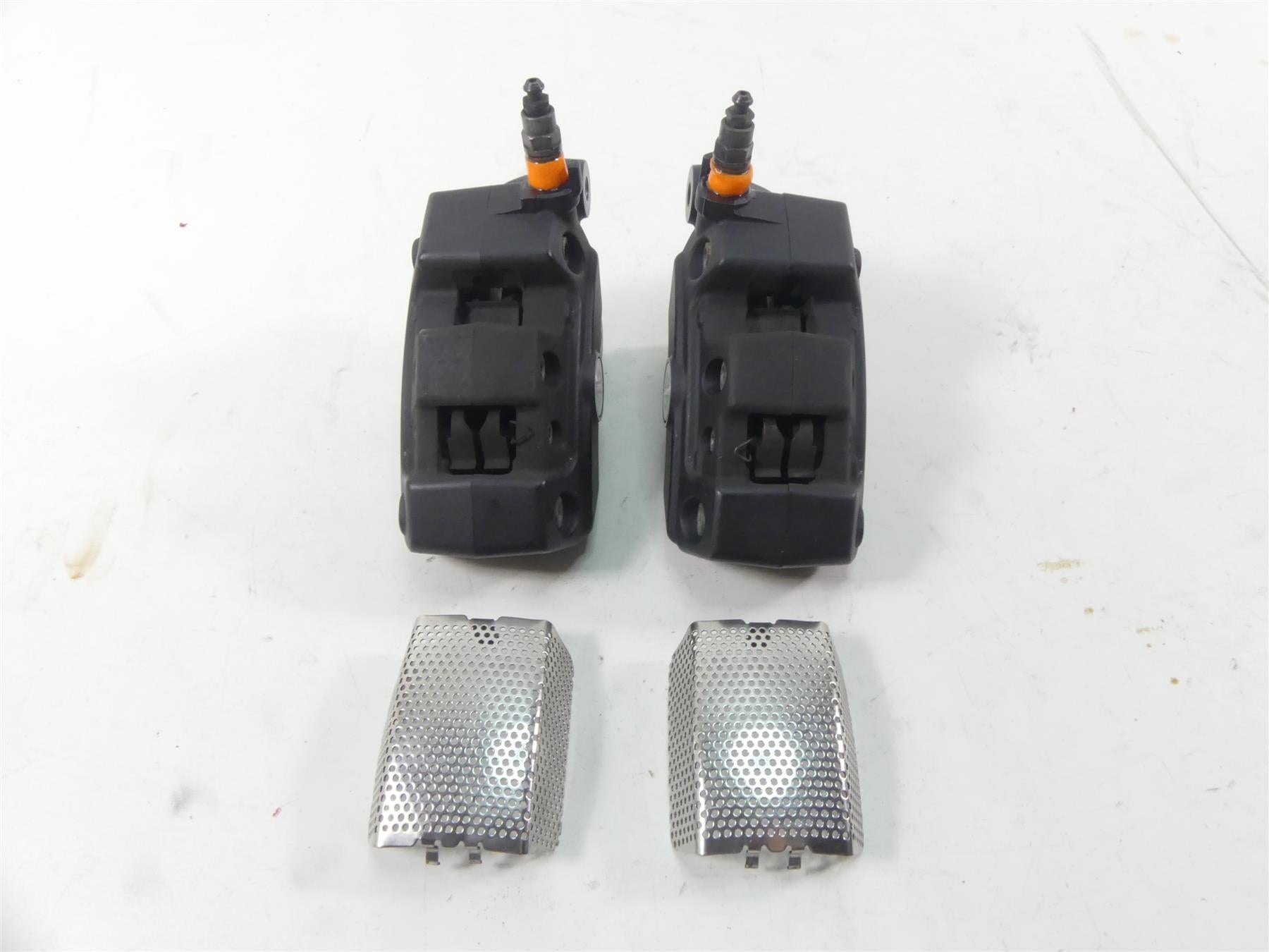 2010 Harley Touring FLHX Street Glide Front Brake Caliper Set 43027-08 44023-08 {{ shop.shopifyCountryName }} - Mototech271