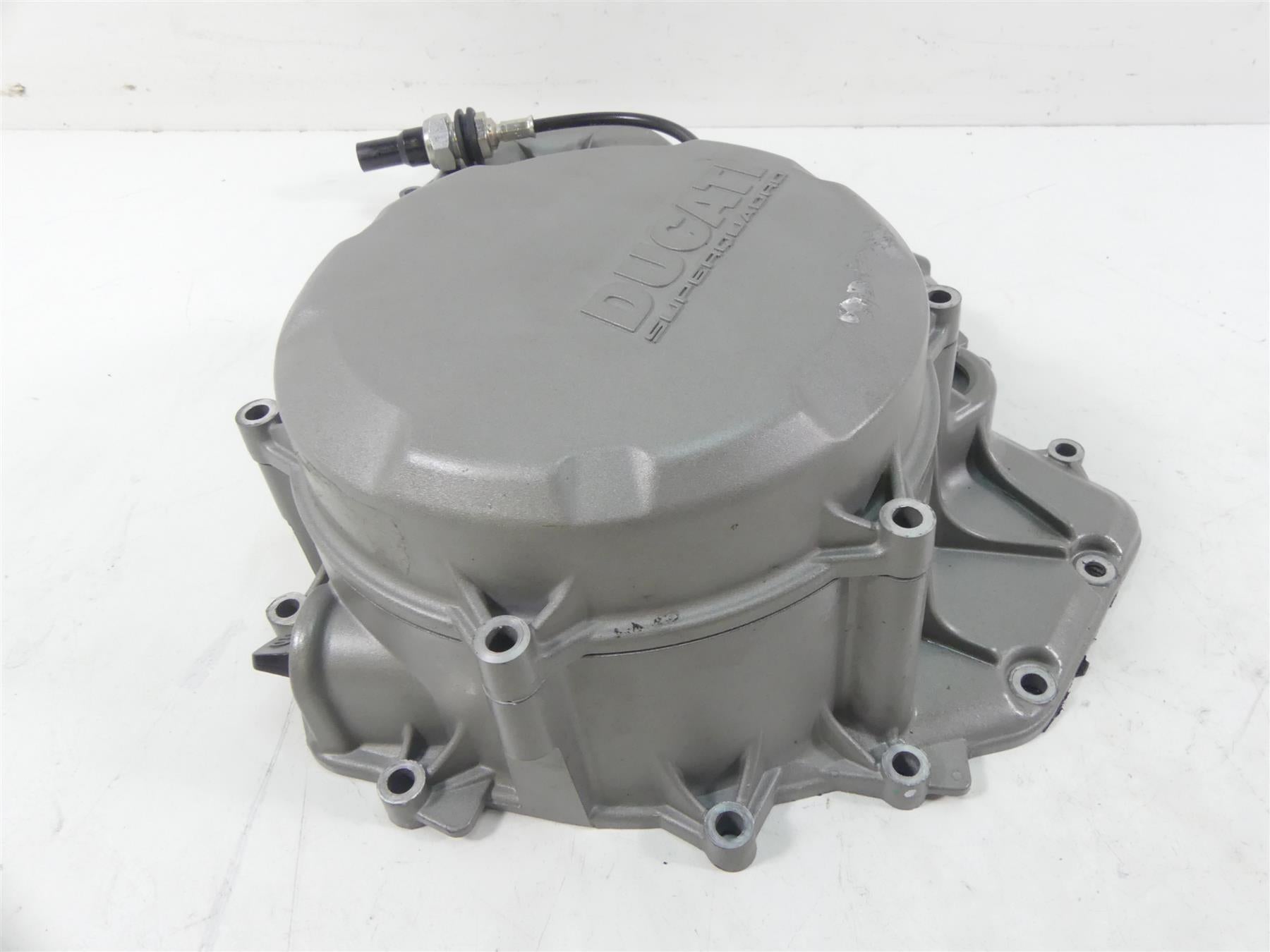2020 Ducati Panigale V2 Engine Motor Side Clutch Cover 24311491A 24321531A {{ shop.shopifyCountryName }} - Mototech271