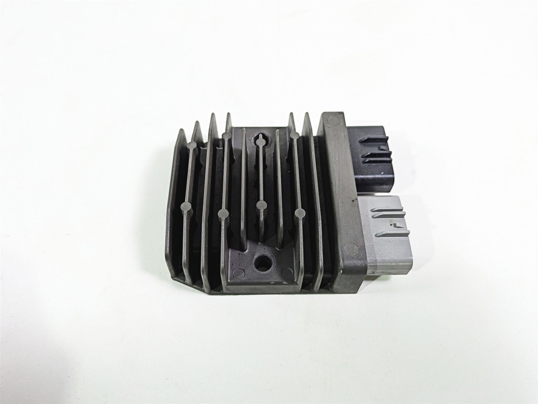 2019 Ducati Supersport 939 S Rectifier Voltage Regulator FH020AA 54040301B {{ shop.shopifyCountryName }} - Mototech271