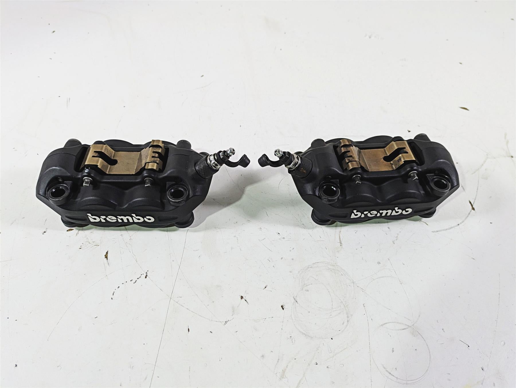 2016 Moto Guzzi Stelvio 1200 8V NTX Brembo Front Brake Caliper Set 887067 887068 | Mototech271