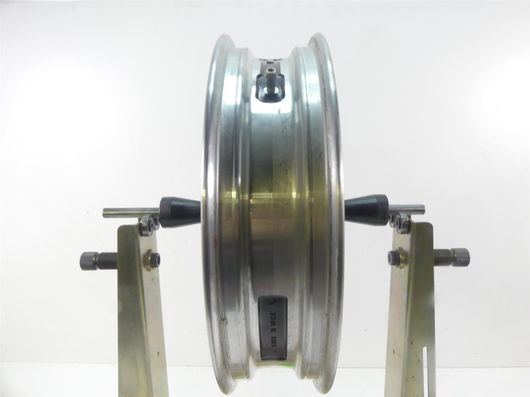 2020 Indian Roadmaster Straight 16x3.5 Front Wheel Rim 1522505 {{ shop.shopifyCountryName }} - Mototech271