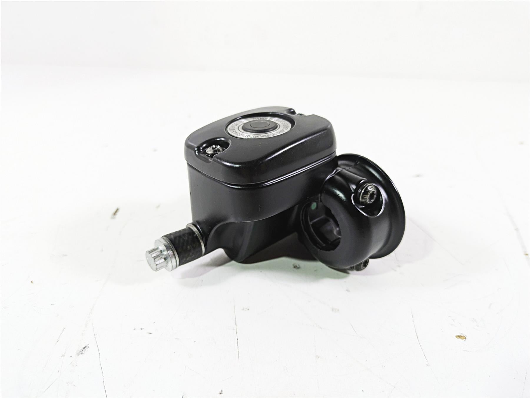2015 Harley FXDL Dyna Low Rider Front Brake Master Cylinder 11/16 45170-08F {{ shop.shopifyCountryName }} - Mototech271
