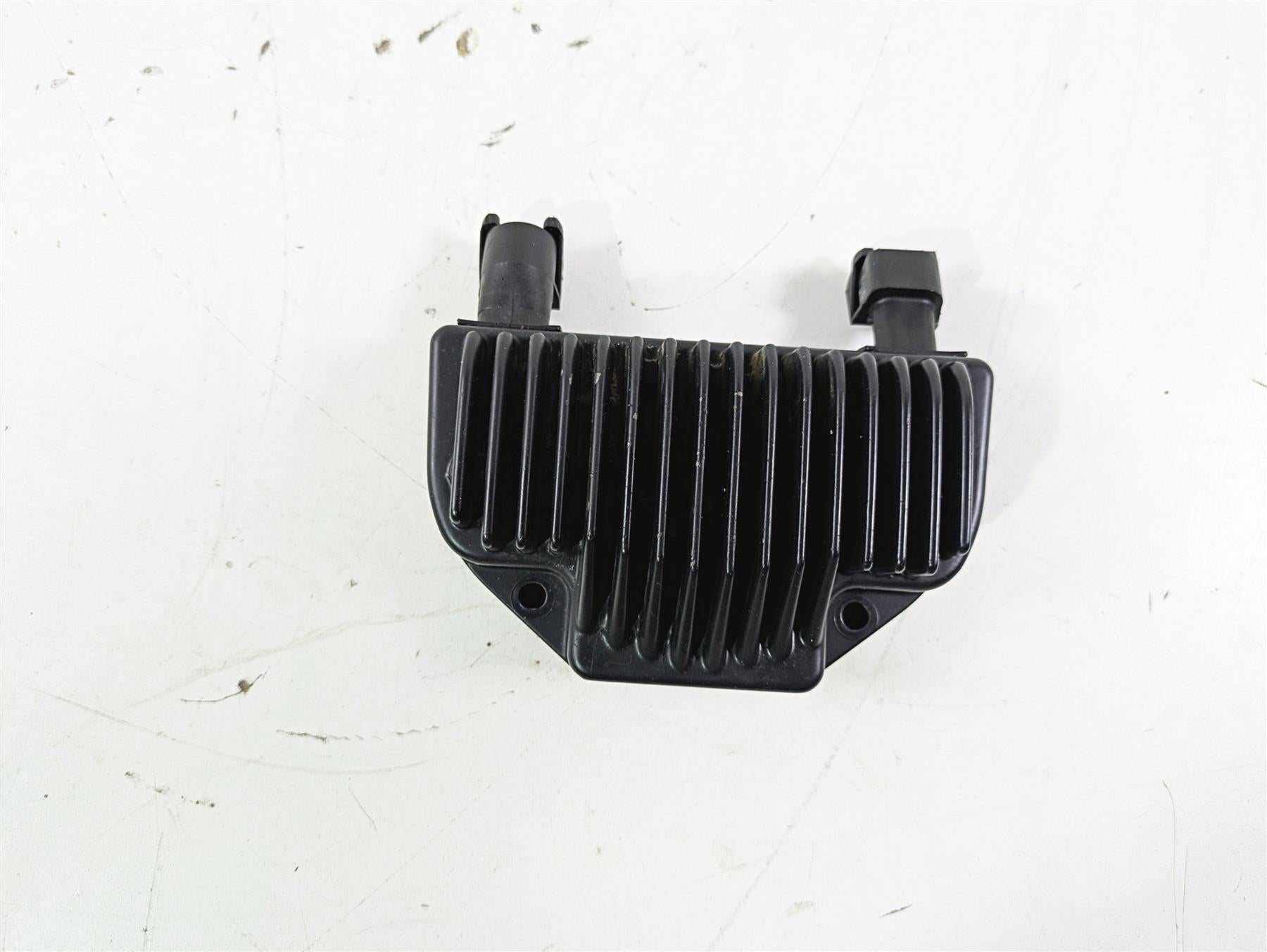 2011 Harley FXDC Dyna Super Glide Rectifier Voltage Regulator 74631-08 {{ shop.shopifyCountryName }} - Mototech271